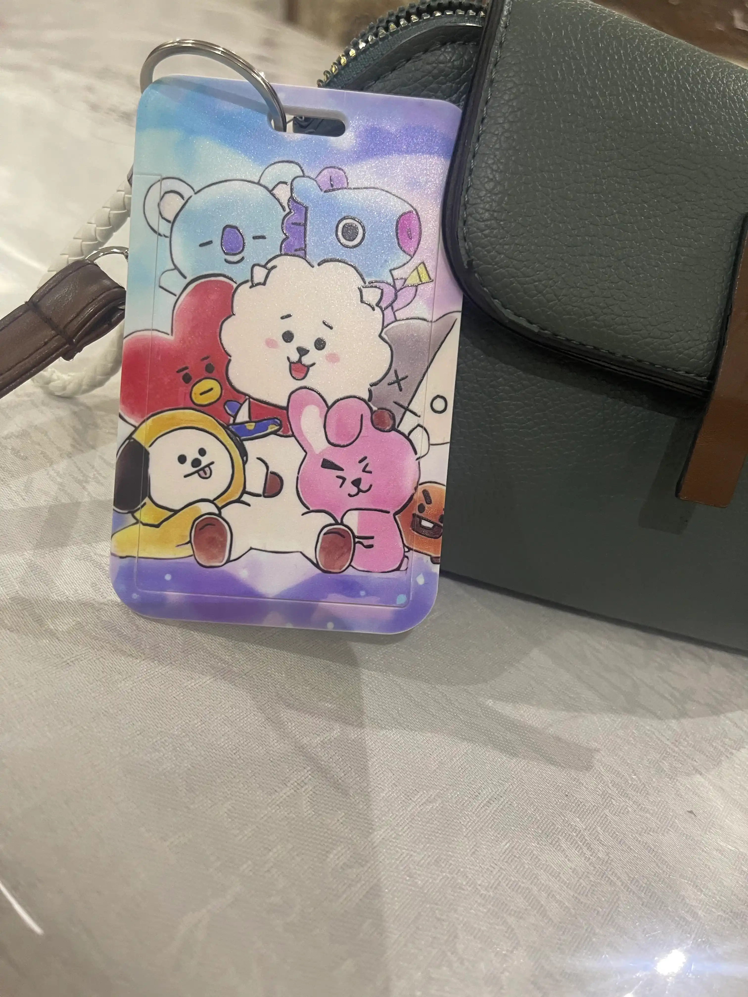 BT21 BTS beydjik qattiq plastik kart-xolder, propusk va kartalar uchun