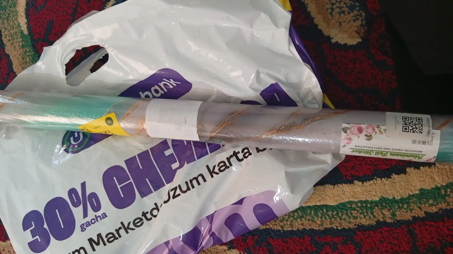 Mebel va devorlar uchun o‘zi yopishadigan plyonka, 0.6 m x 10 m o‘lchamdagi alyuminiy folga
