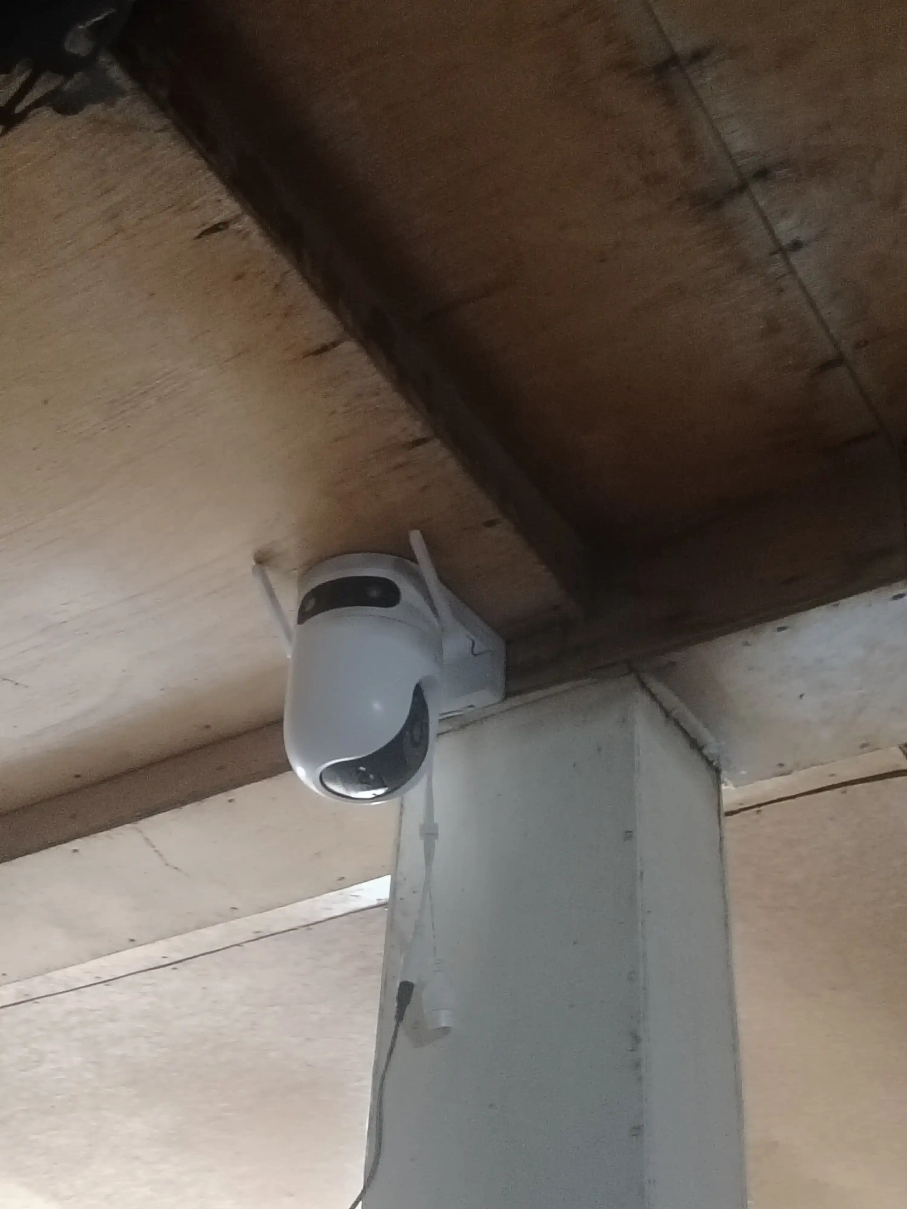 Ezviz kamera H9C 3k, 5+5, 4G va Wi-Fi qo"llap quvatlaydi, ikkala linza 5 Mp, rangli tasvir