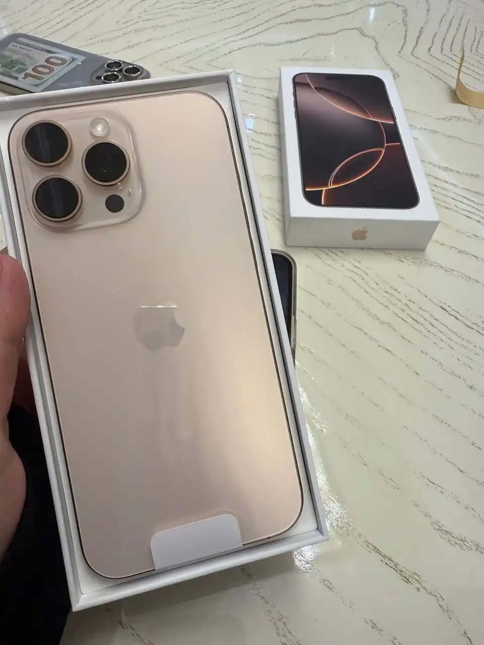 Qizchalar uchun pushti bantli iPhone g‘ilofi 11,12, 13, 14, 15, 16, 17, 17 pro, 17 pro max