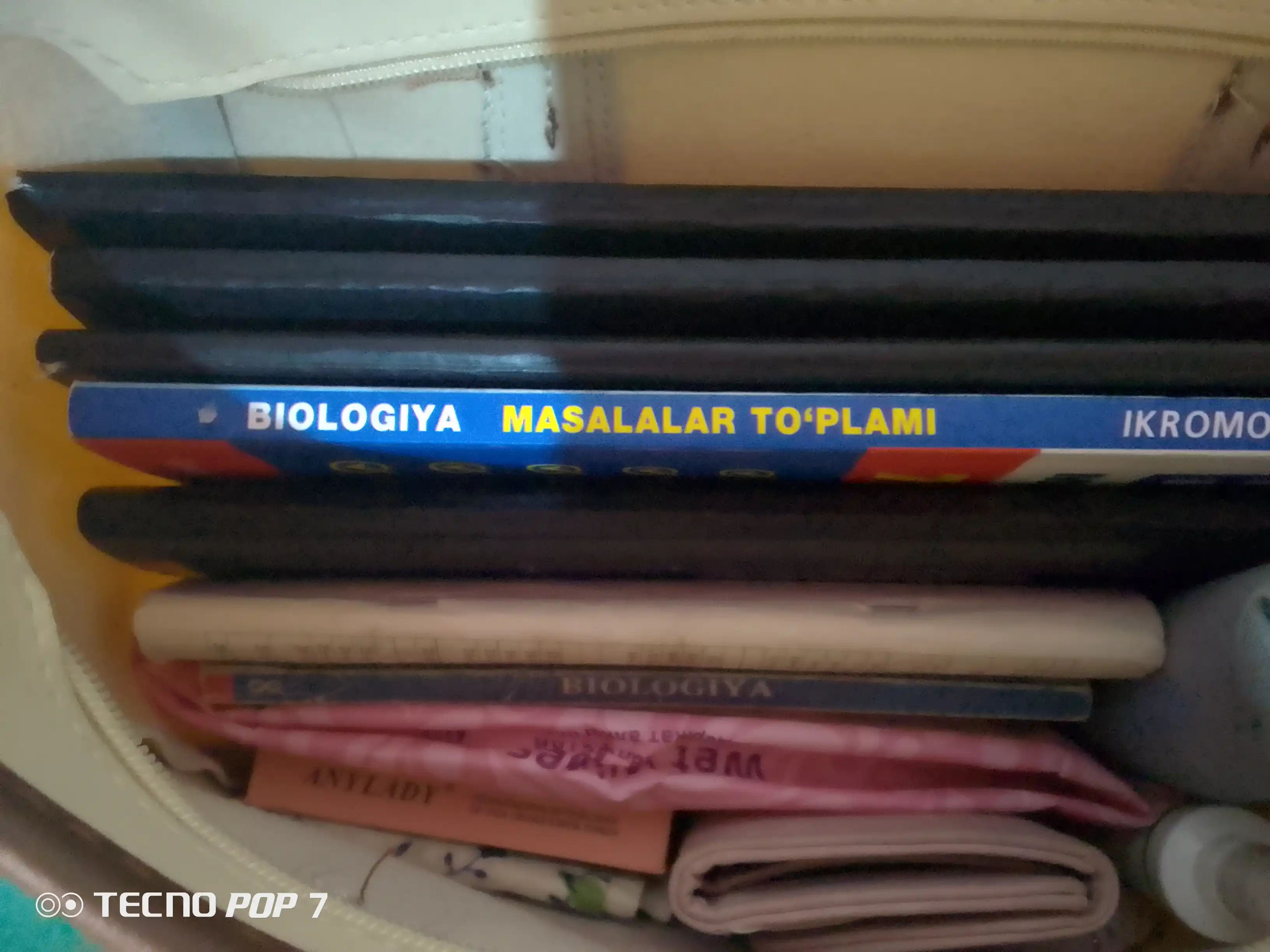 Sumka ayollar uchun yelkaga taqiladigan katta sumka A4 format, kundalik va ofis sumkasi