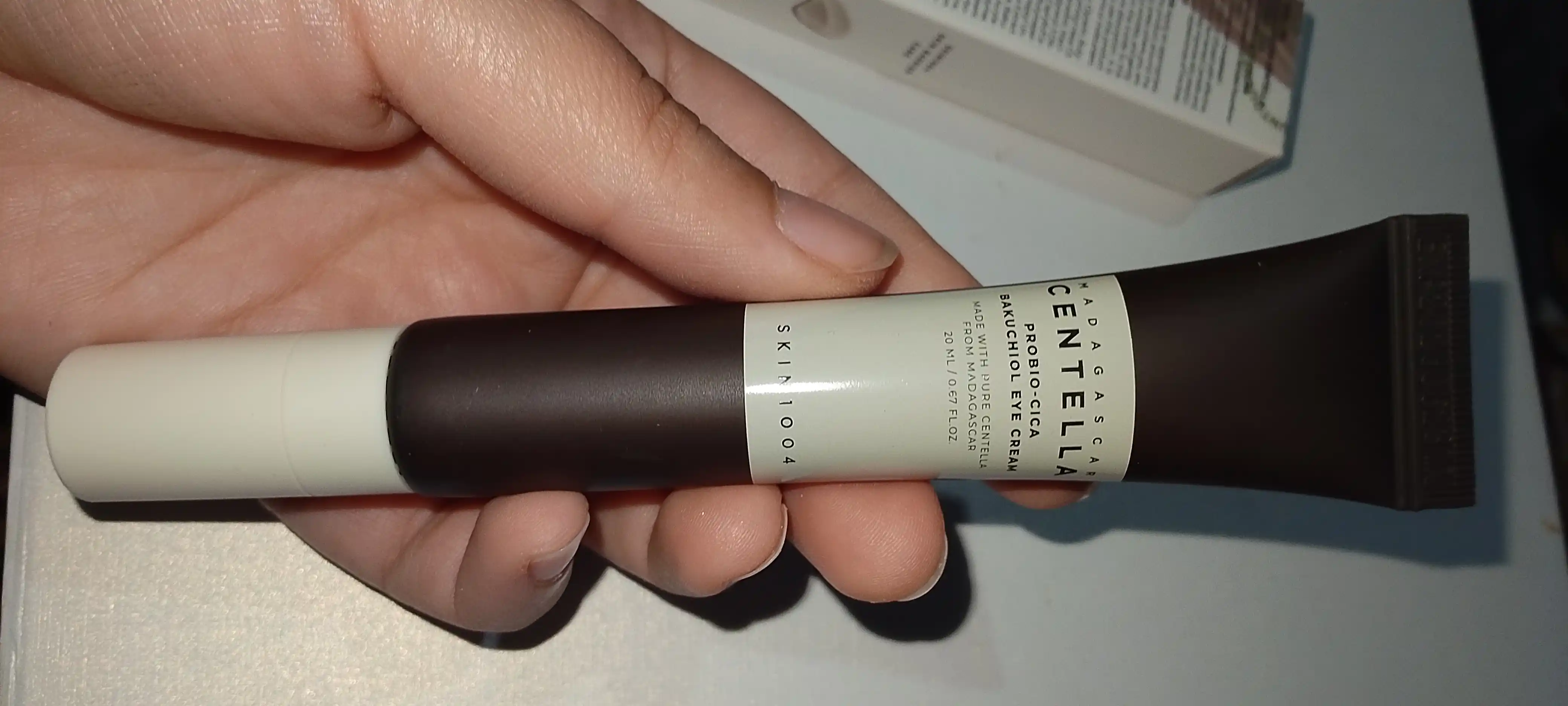 Крем утюжок для кожи вокруг глаз с Бакучиолом Skin1004 Probio-Cica Bakuchiol Eye Cream