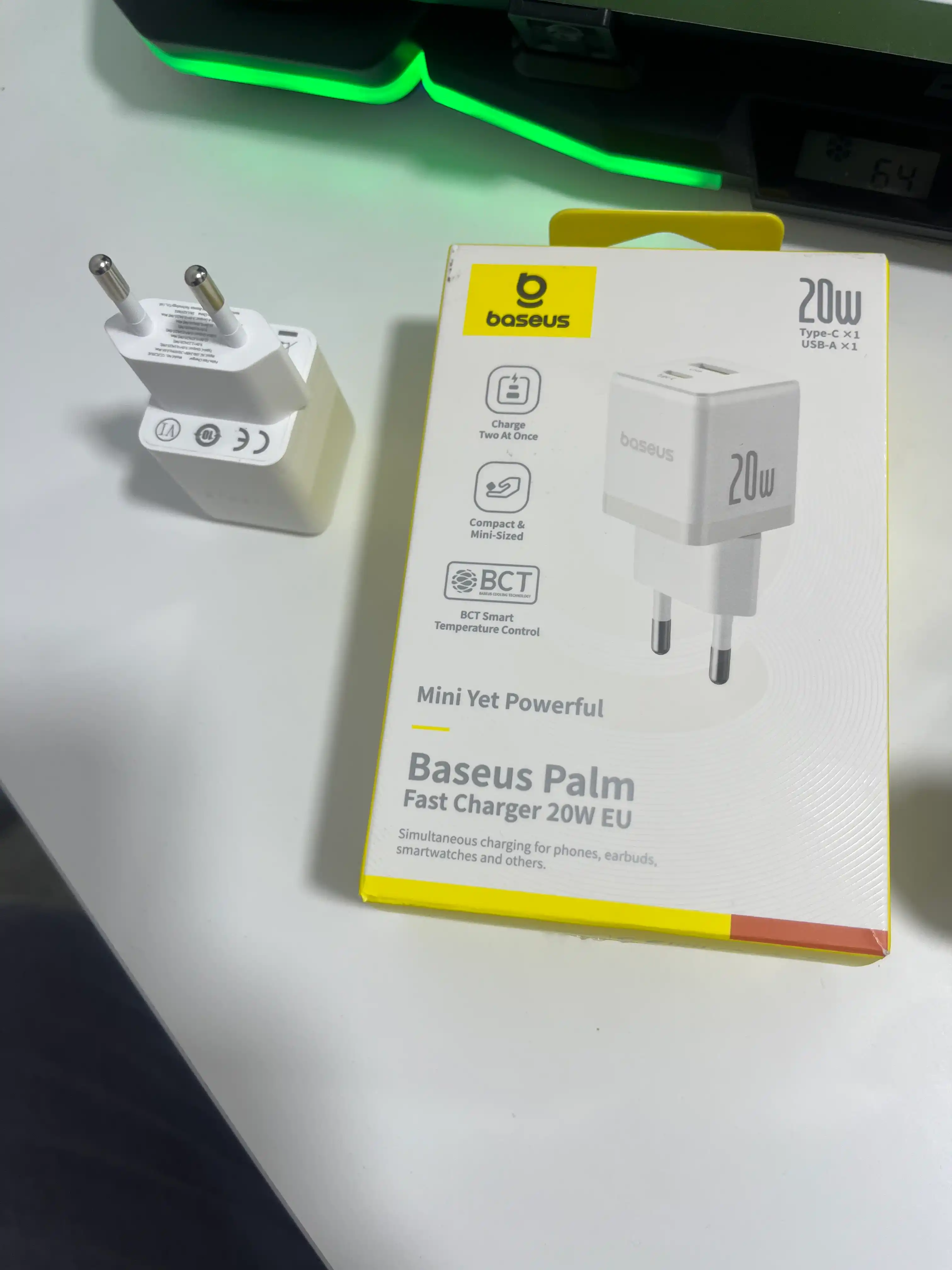 Universal zaryadlash qurilmasi Baseus Palm Fast Charger C+U, 20 Vt zaryadchik