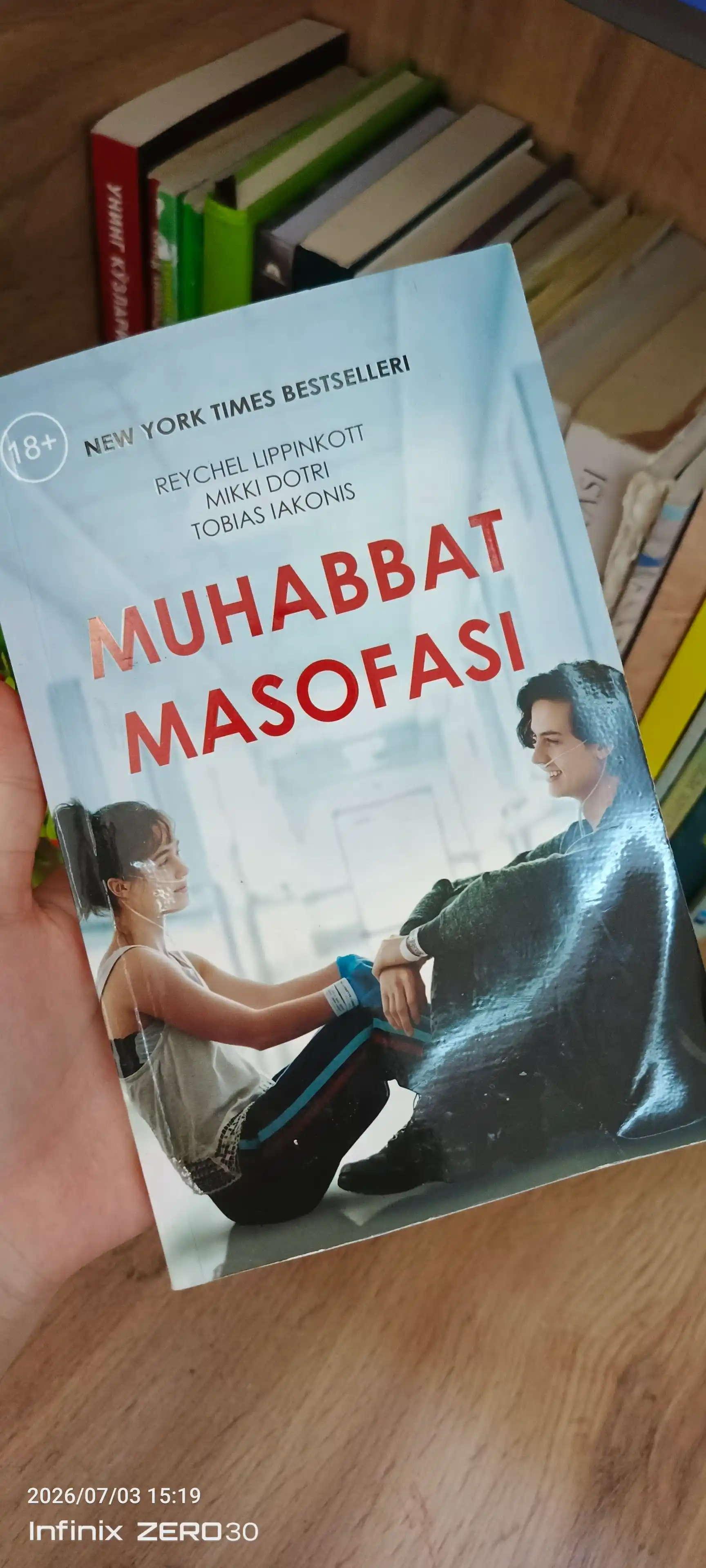 Muhabbat masofasi, Reychel Lippinkott