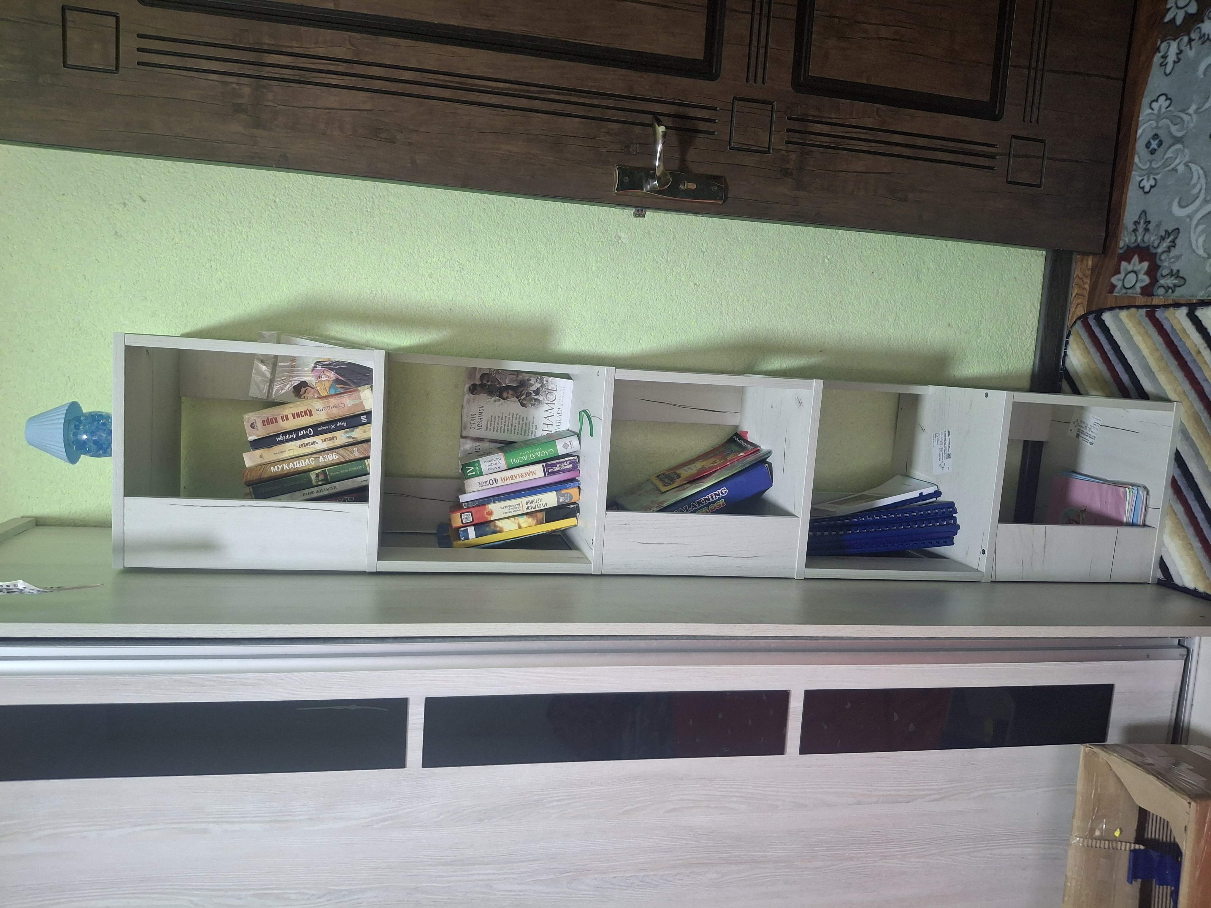 Kitob, gullar, sovg'alar uchun tokcha FAR2