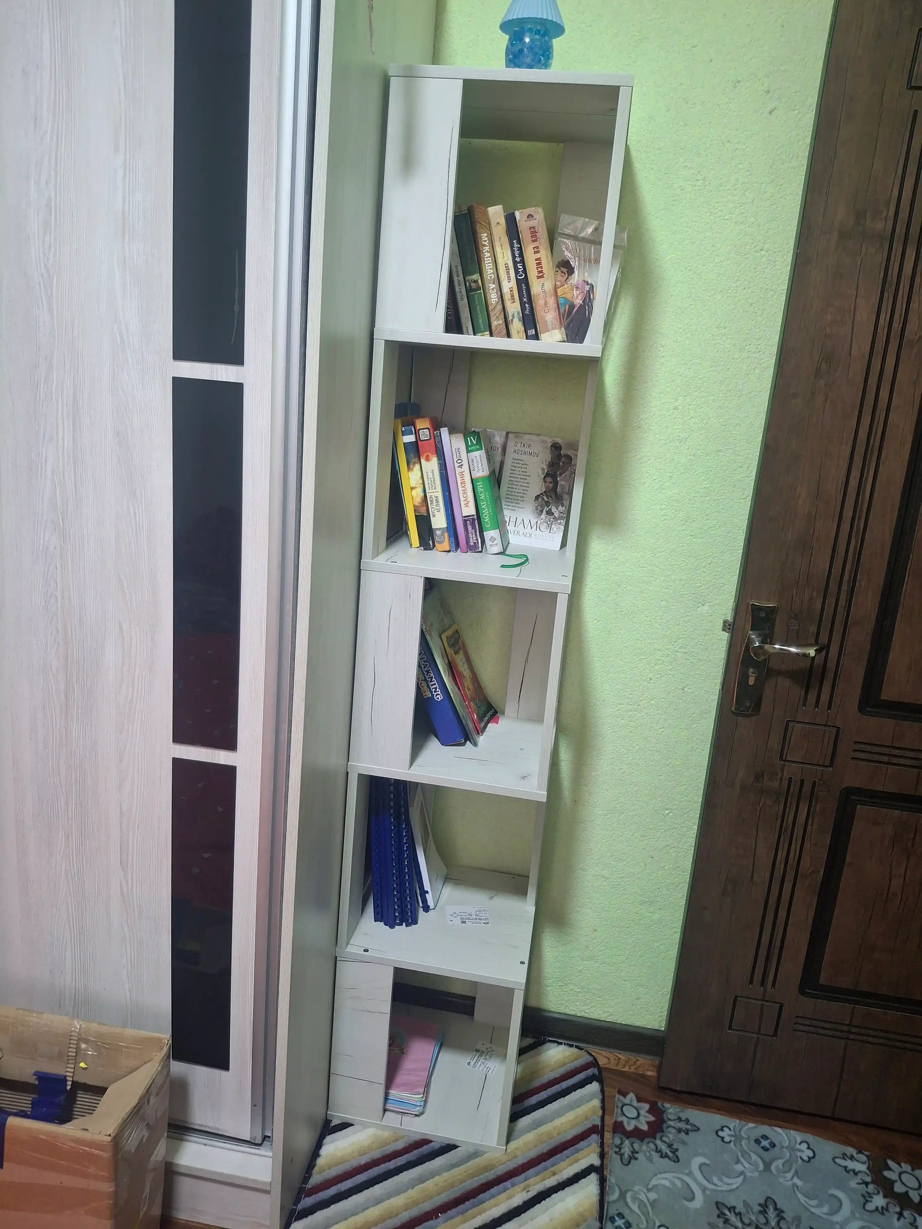 Kitob, gullar, sovg'alar uchun tokcha FAR2