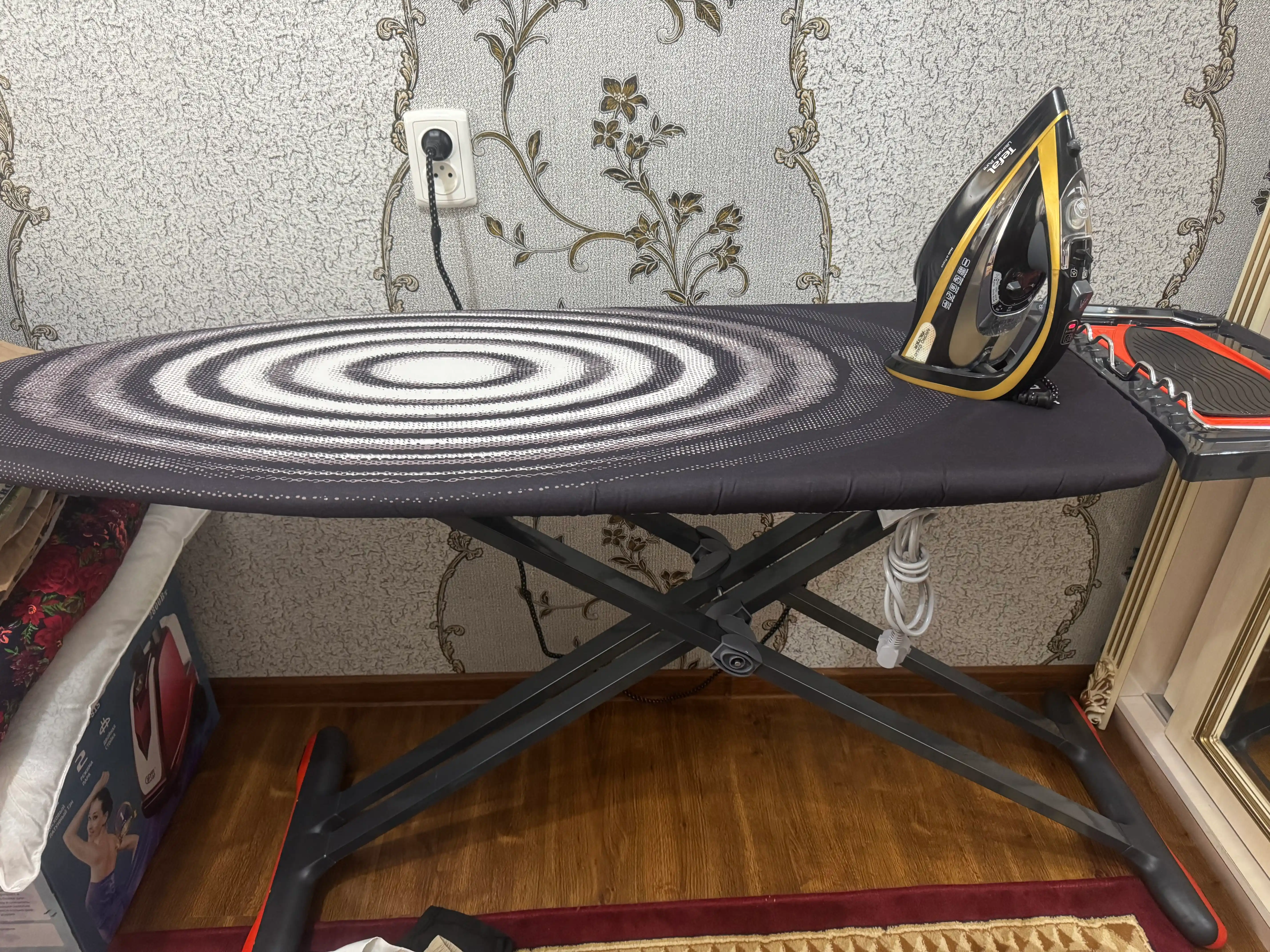 Dazmol doskasi Millennium Black Board, metall gladilka, rozetkali, 154*46 sm, Turkiya maxsuloti