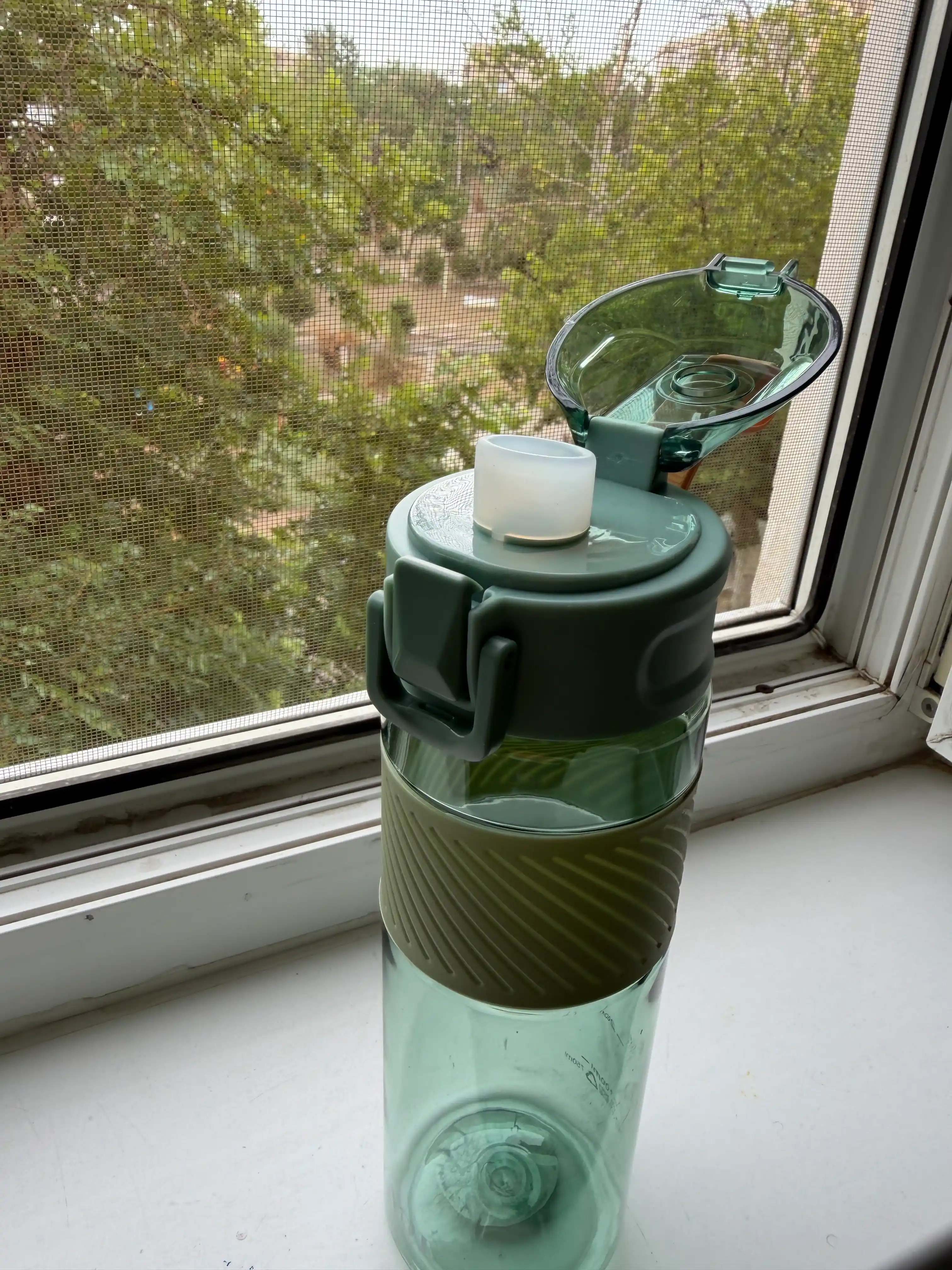 Suv uchun sport idishi, silikon belbog' va qulf bilan, 780 ml