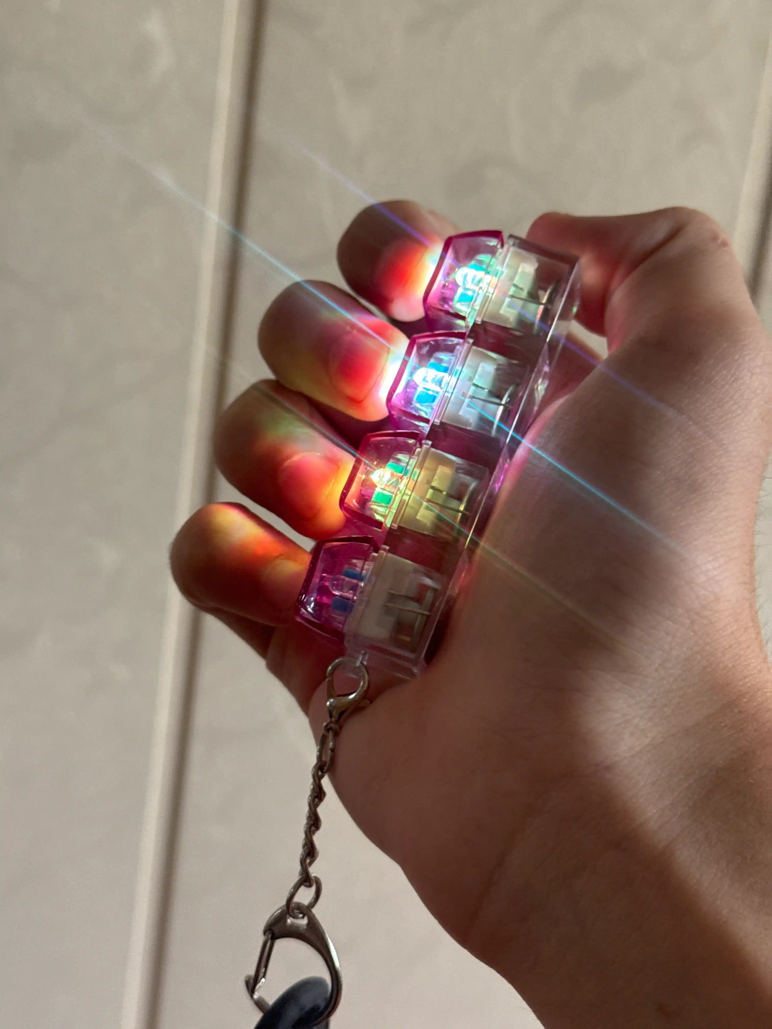 Антистресс брелок-клавиатура — гаджет с RGB-подсветкой для концентрации внимания