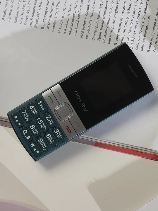Novey 130 knopkali telefon, ingichka korpus, kamerasiz, 2 SIM