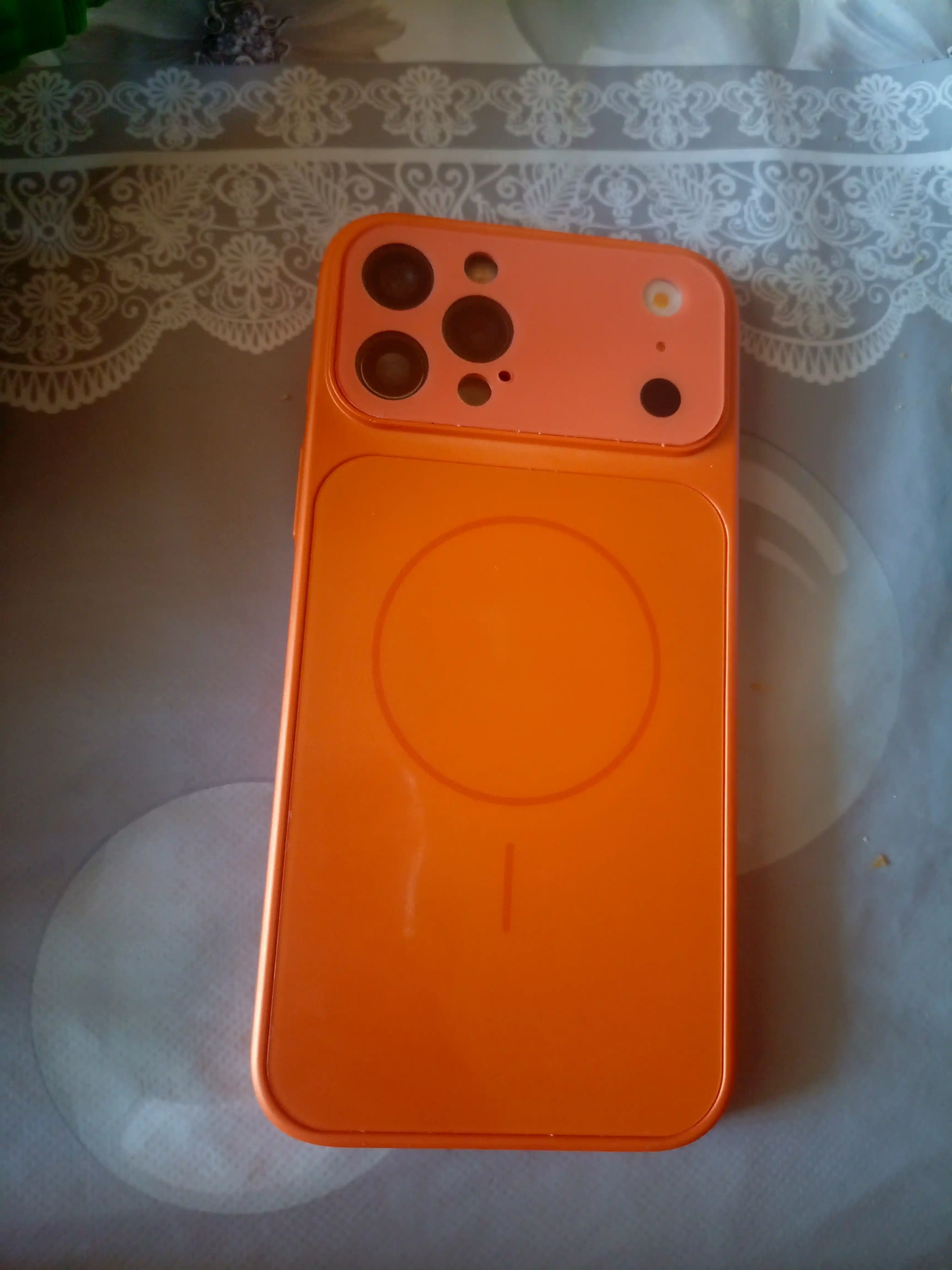 Чехол на iPhone 11, 12, 13, 14, 15, 16 с MagSafe, в стиле iPhone 17