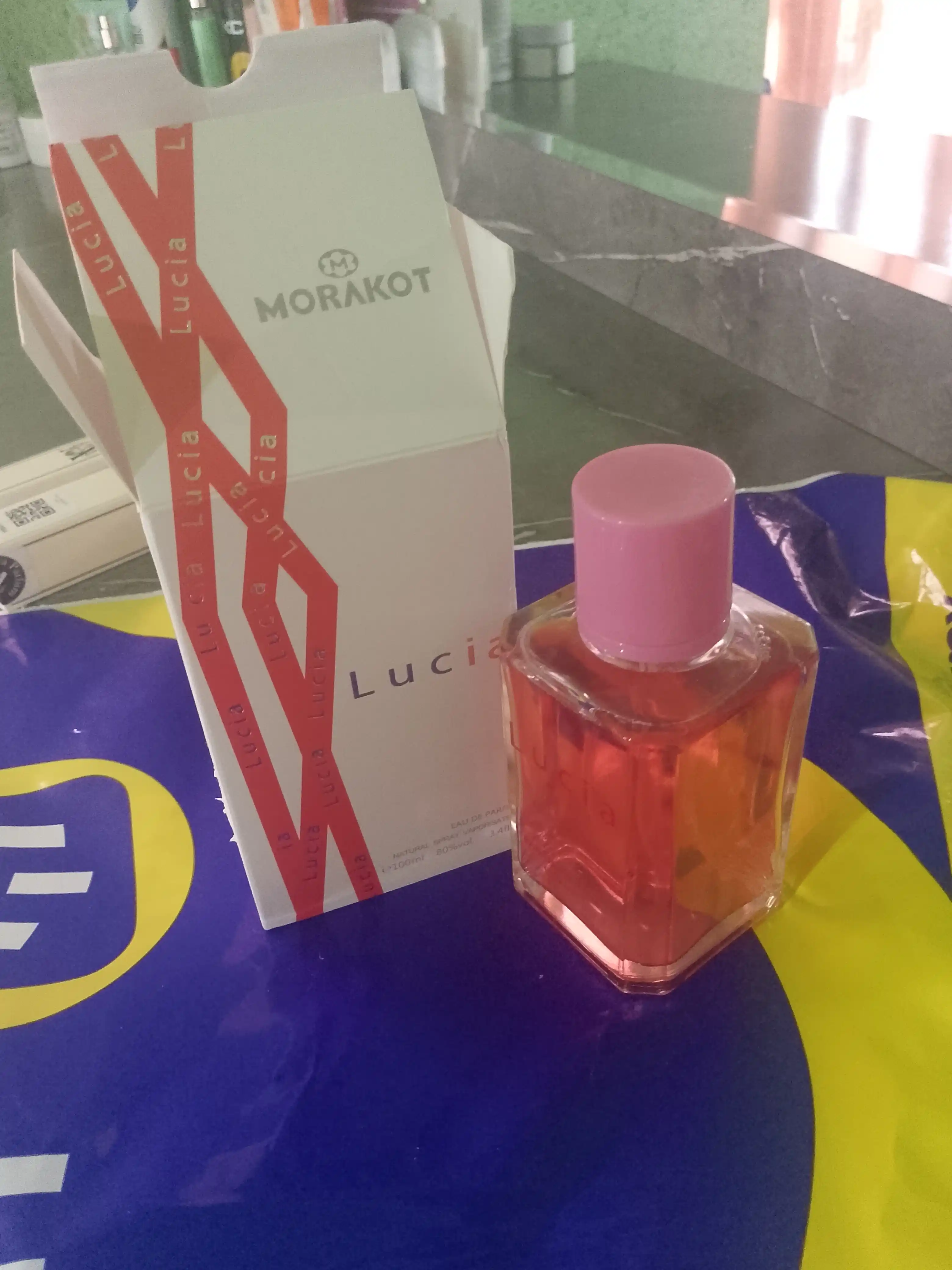 Parfyumlangan suv ayollar uchun Lucia, 100 ml