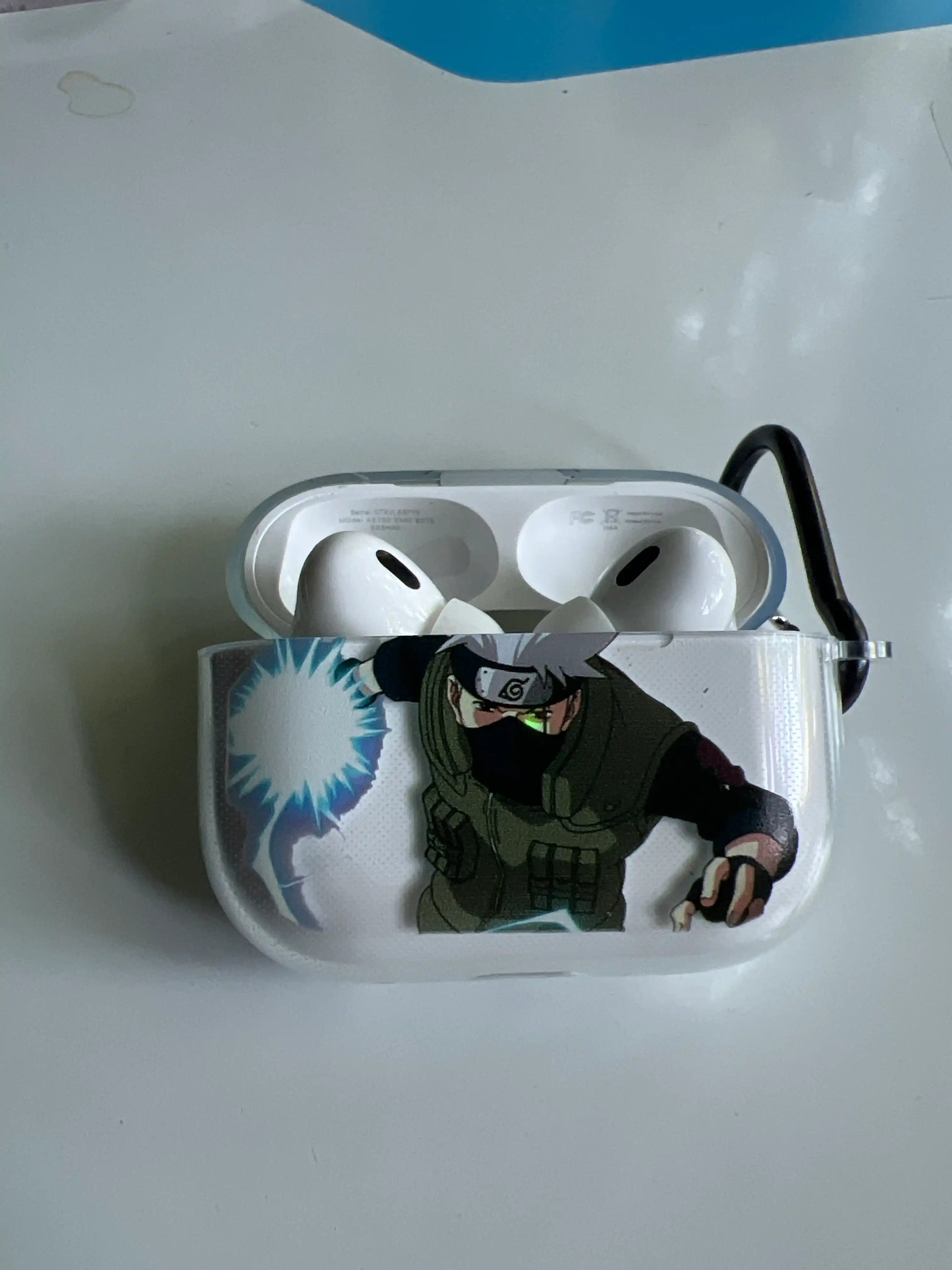G'ilof AirPods quloqchinlar uchun karabin bilan, silikondan, anime Naruto dizayni bilan