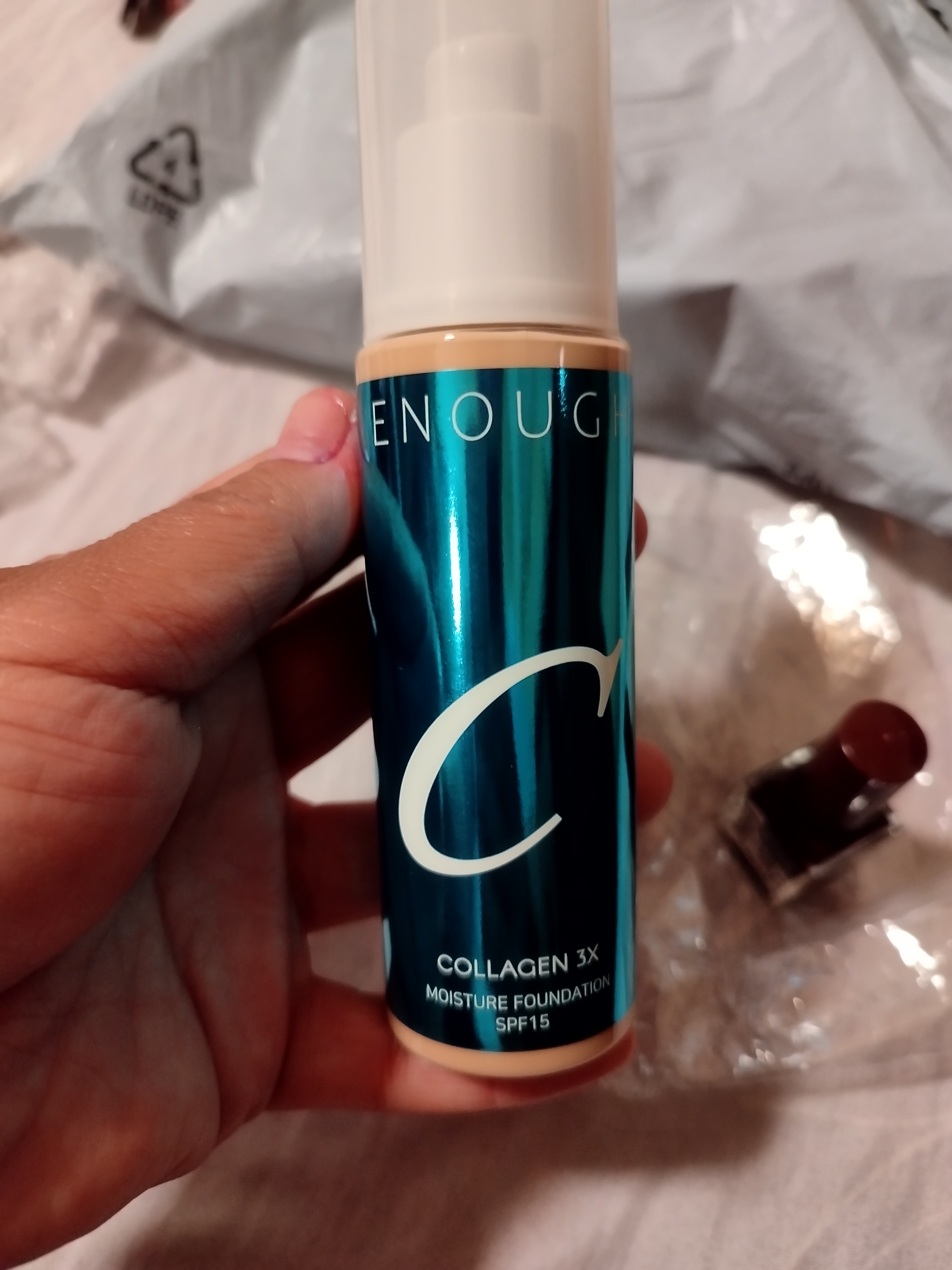 Enough Collagen 3X Moisture Foundation tonal krem yuz uchun SPF15 namlovchi, barqaror