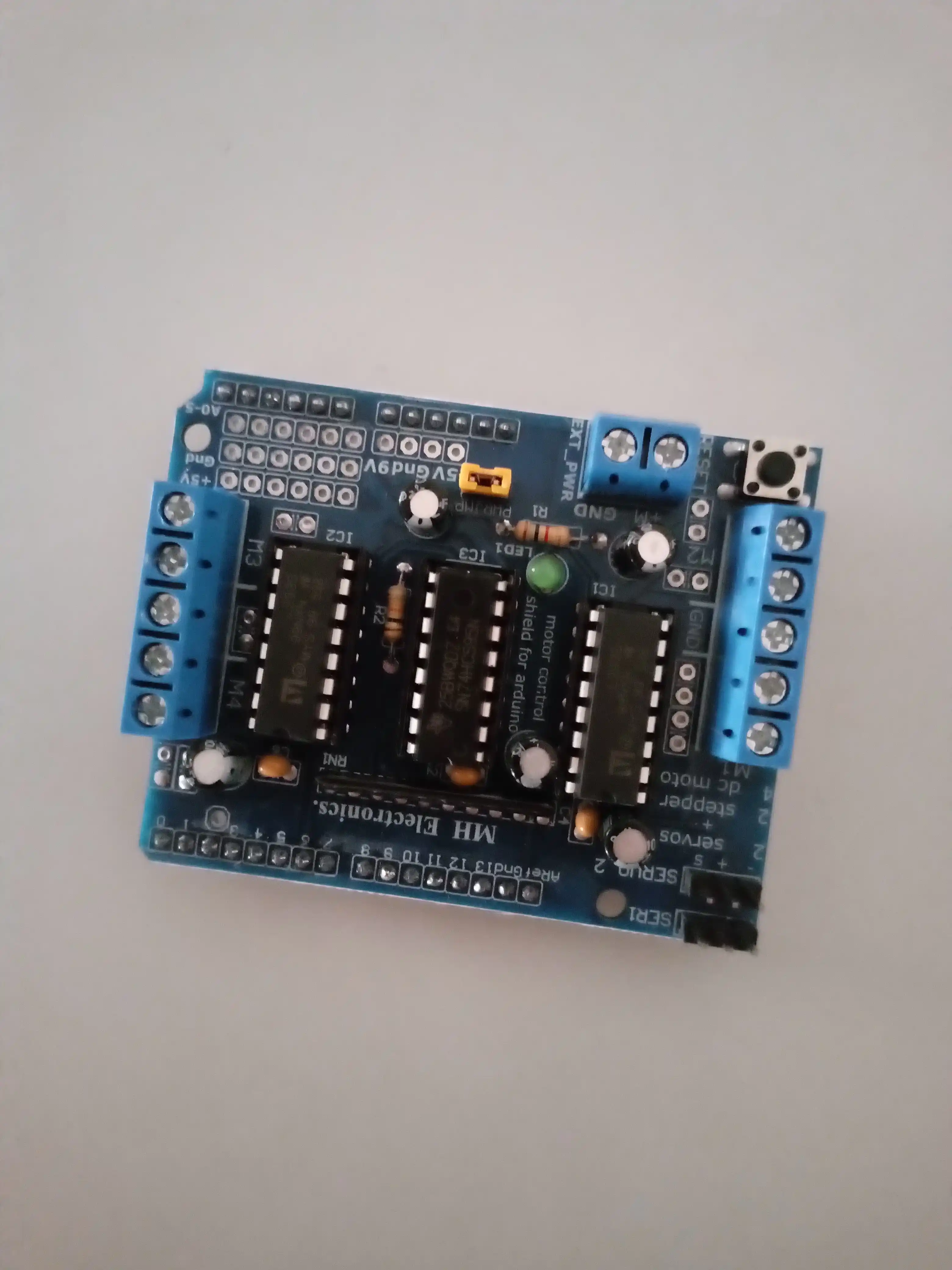 Motorlar driveri L293D Arduino UNO Motor shield