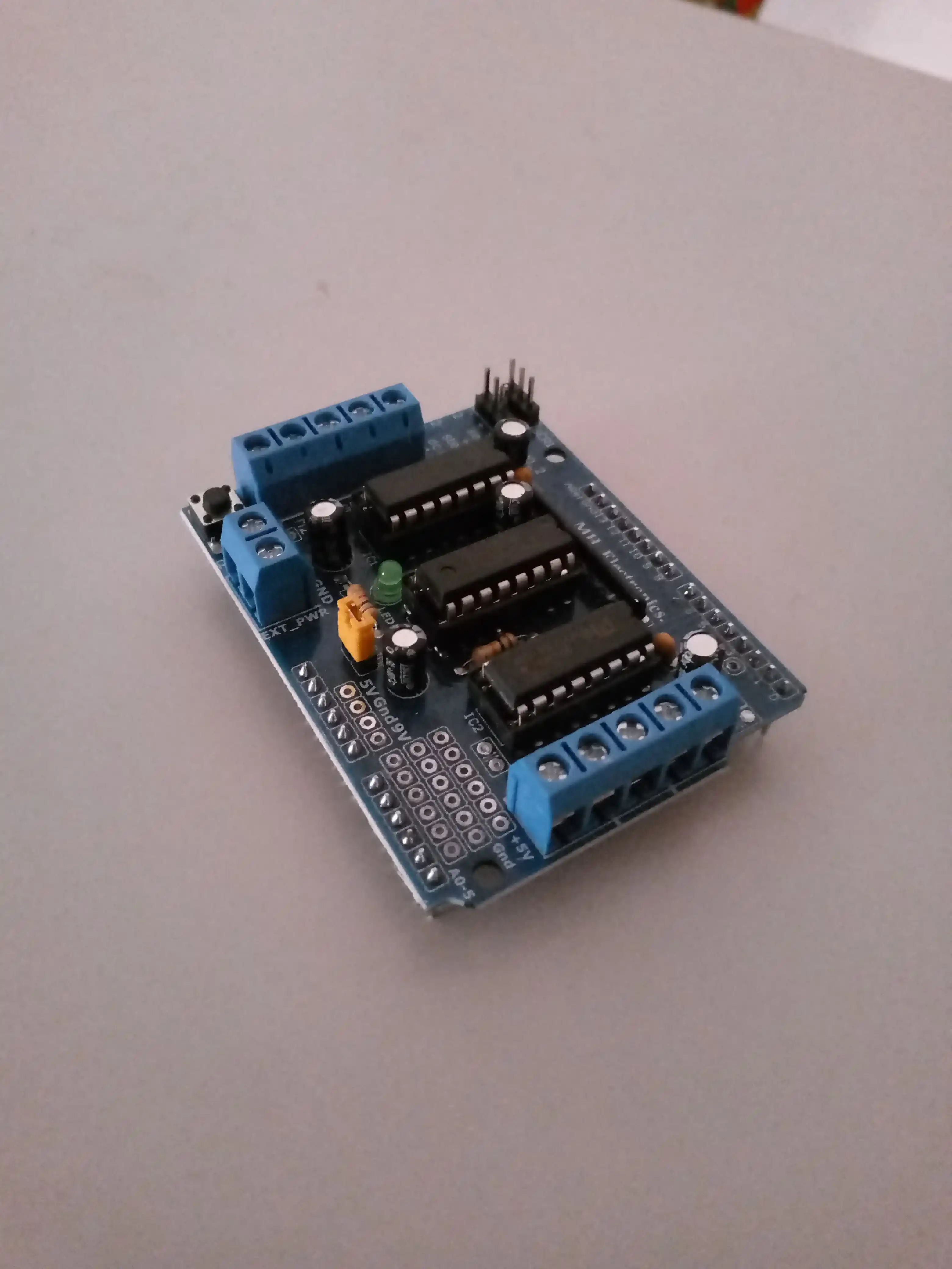 Motorlar driveri L293D Arduino UNO Motor shield