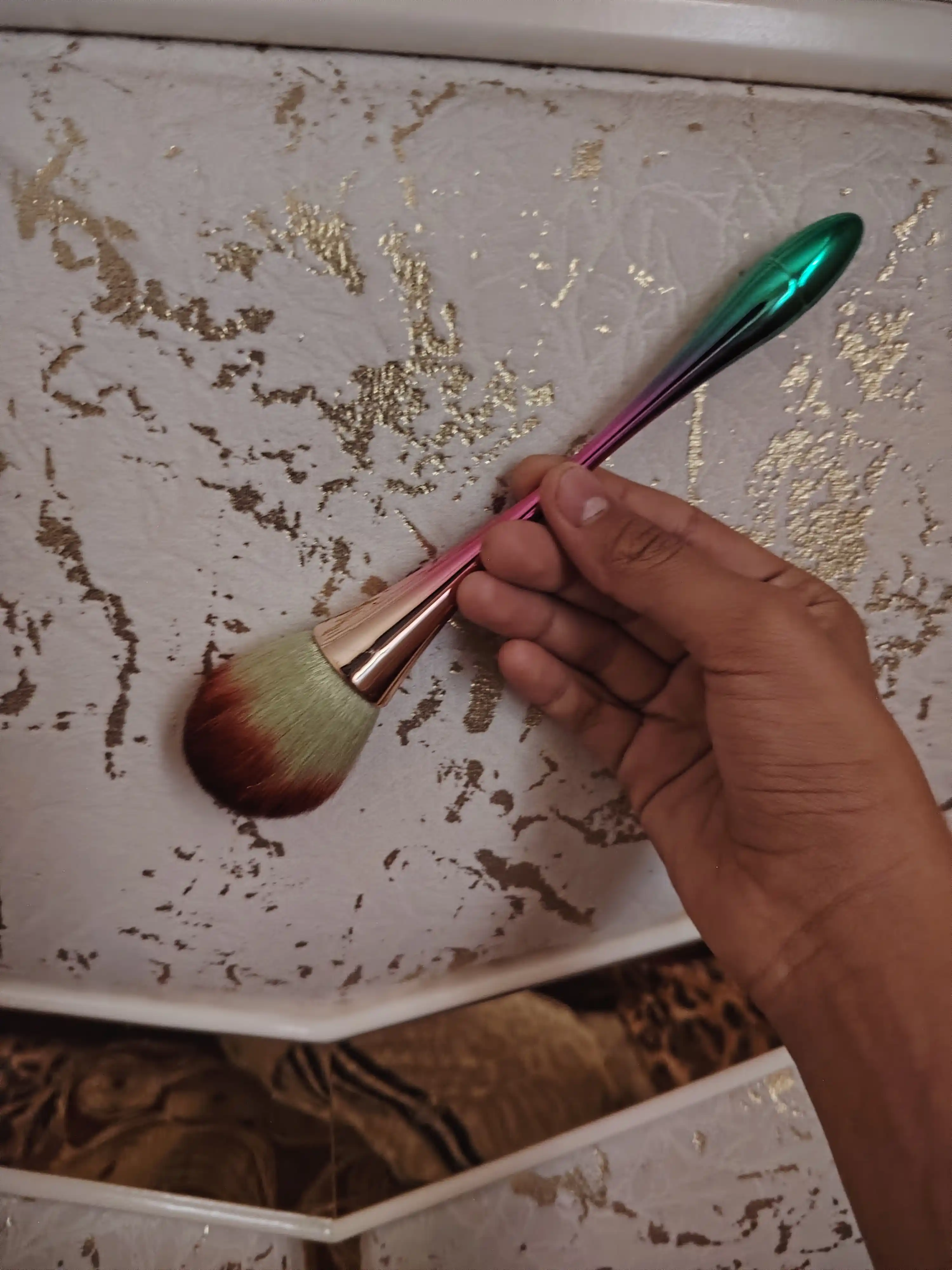 Кисть для макияжа
