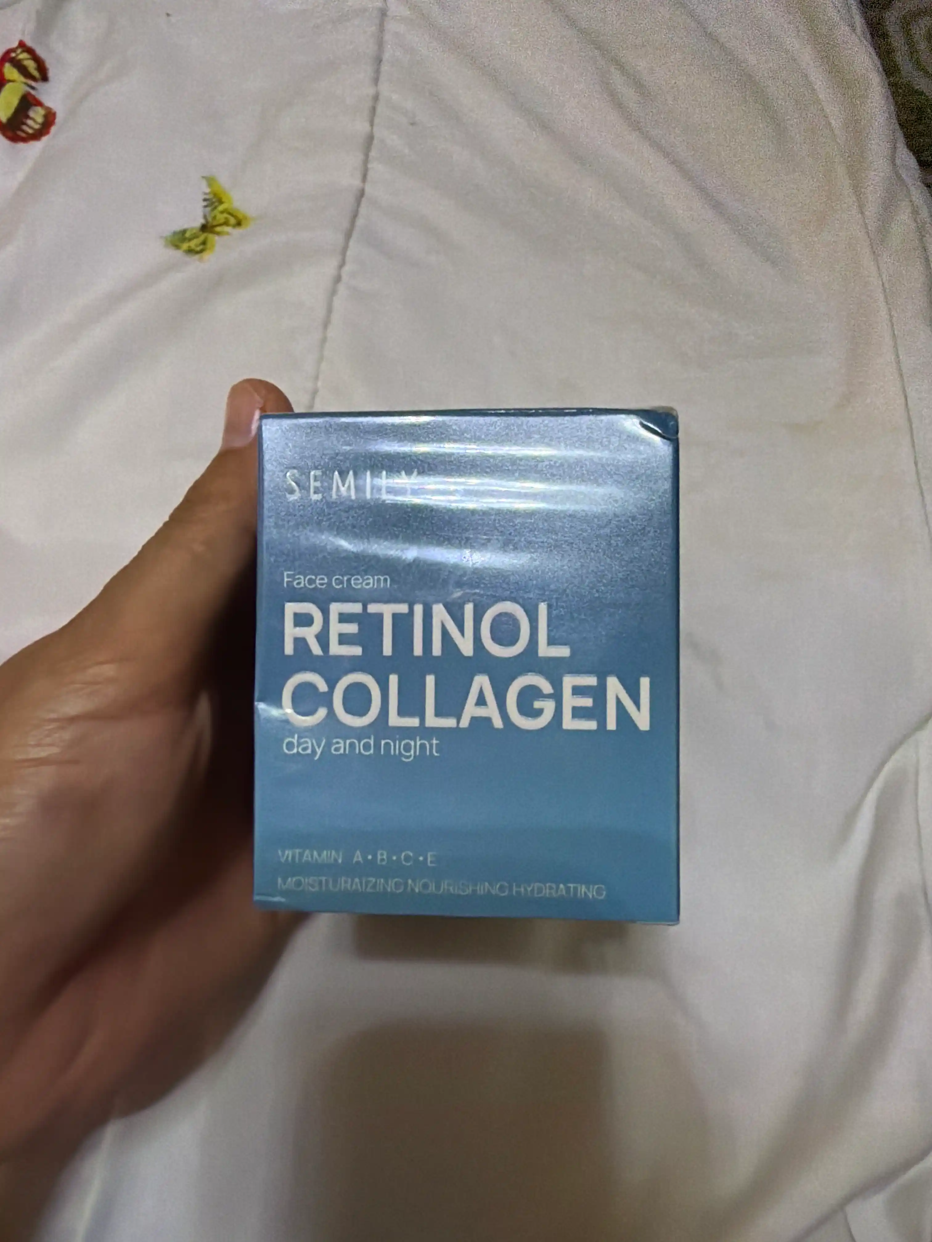 Dekolte sohasi uchun kollagen va retinolli, qarishga qarshi Semily yuz kremi, 50 ml