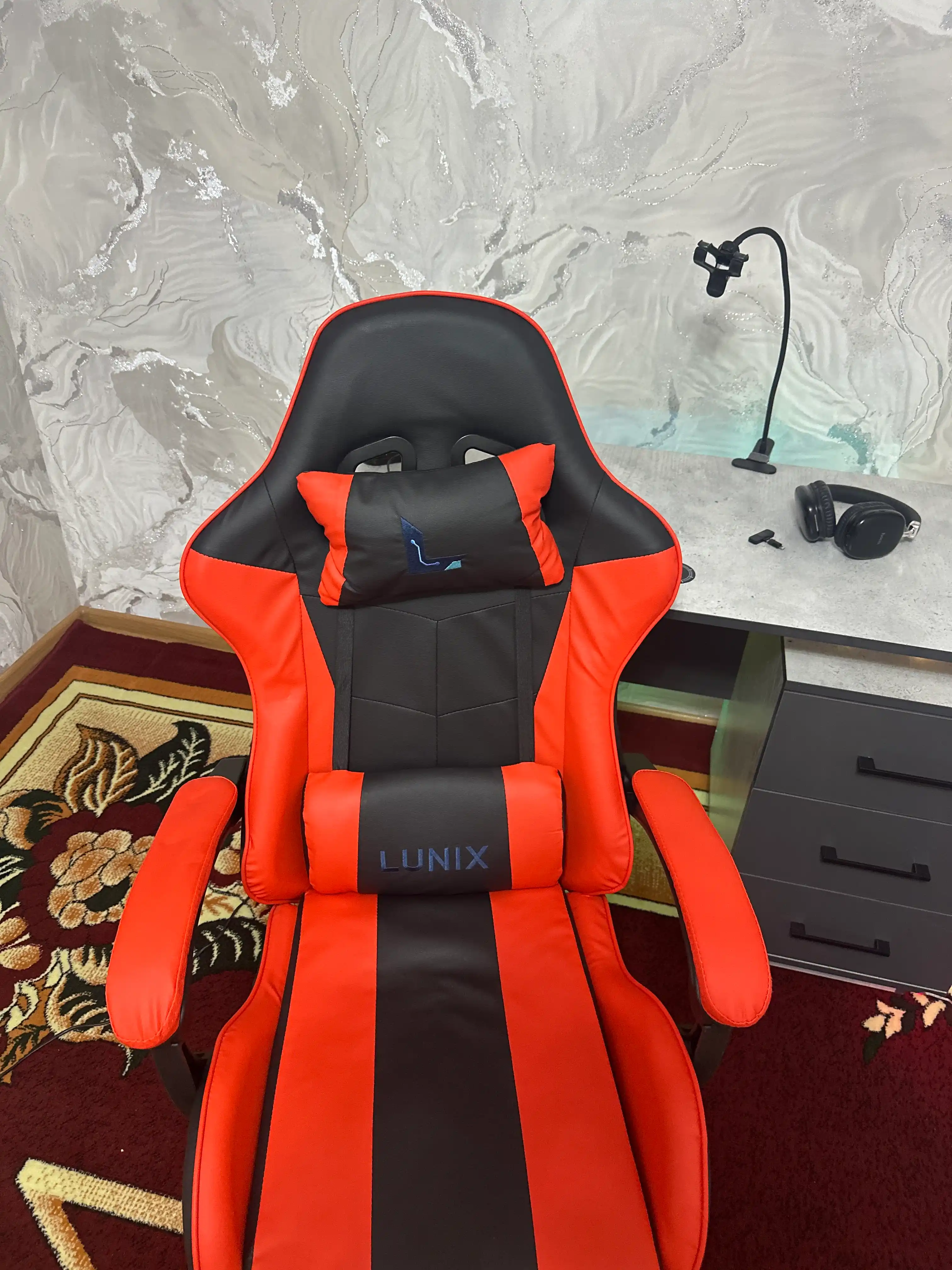 Gaming kreslo Lunix, kompyuter va ofis uchun, oyoq qo'ygichli o'rindiq