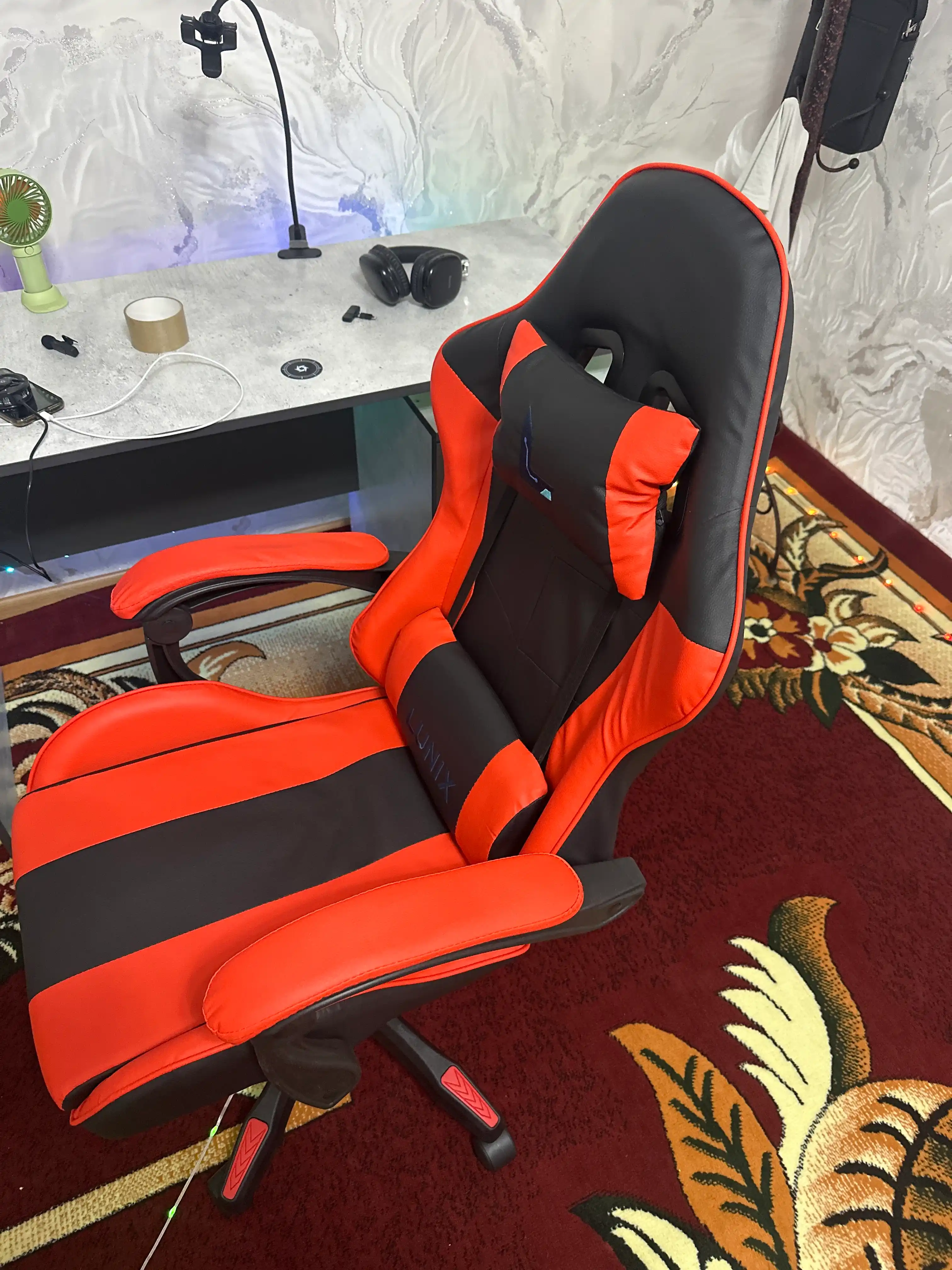 Gaming kreslo Lunix, kompyuter va ofis uchun, oyoq qo'ygichli o'rindiq