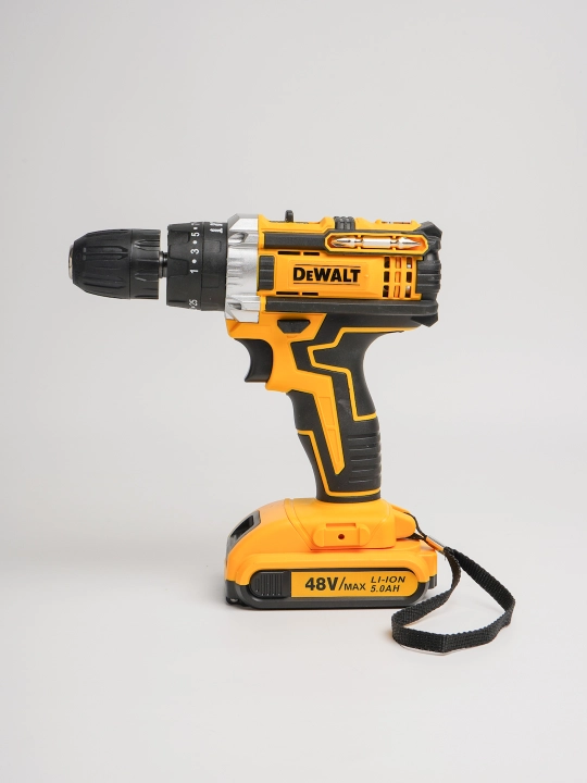 Шуруповерт ударный Dewalt с набором 24 предмета, быстрозажимной патрон, 48 В