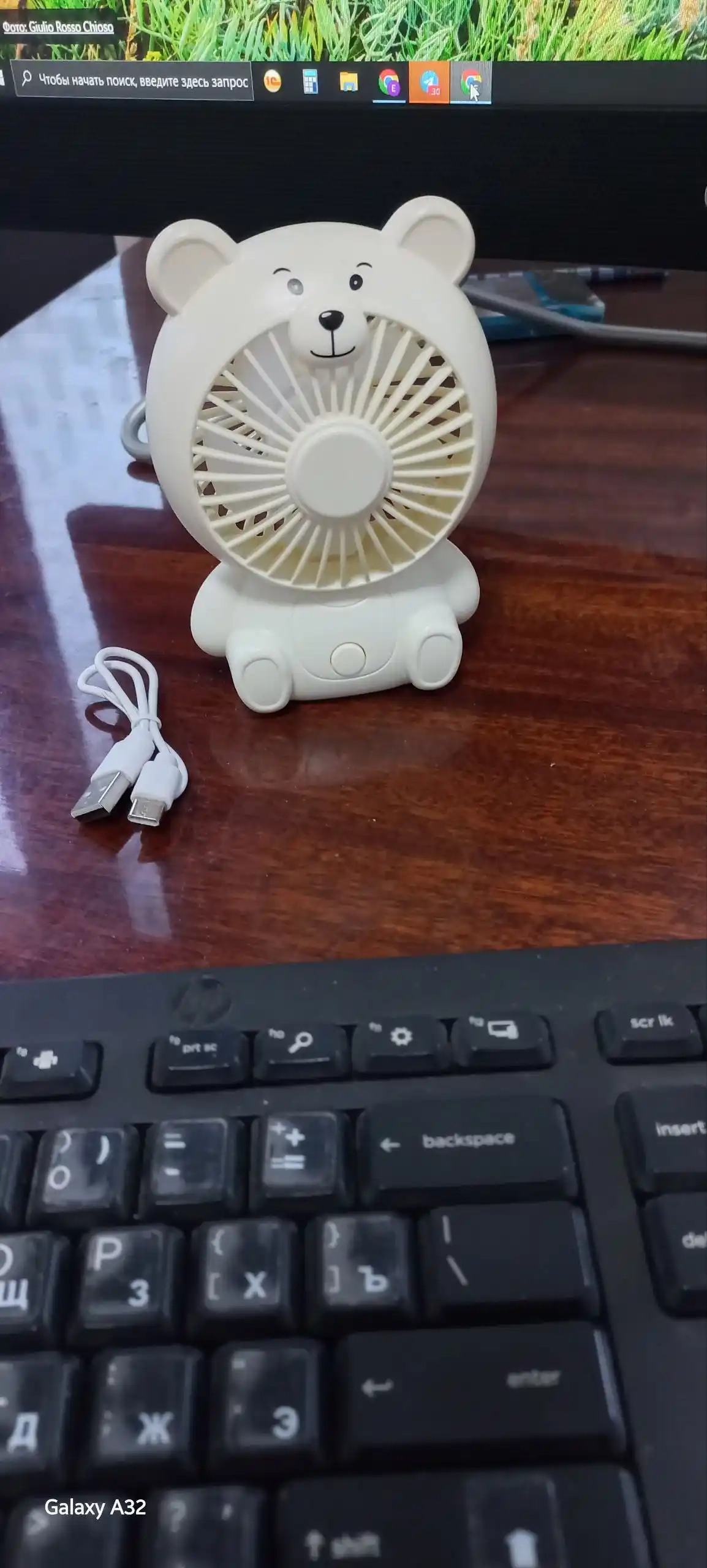 Мини вентилятор USB портативный  3 скорости с удобной подставкой для телефона подарок