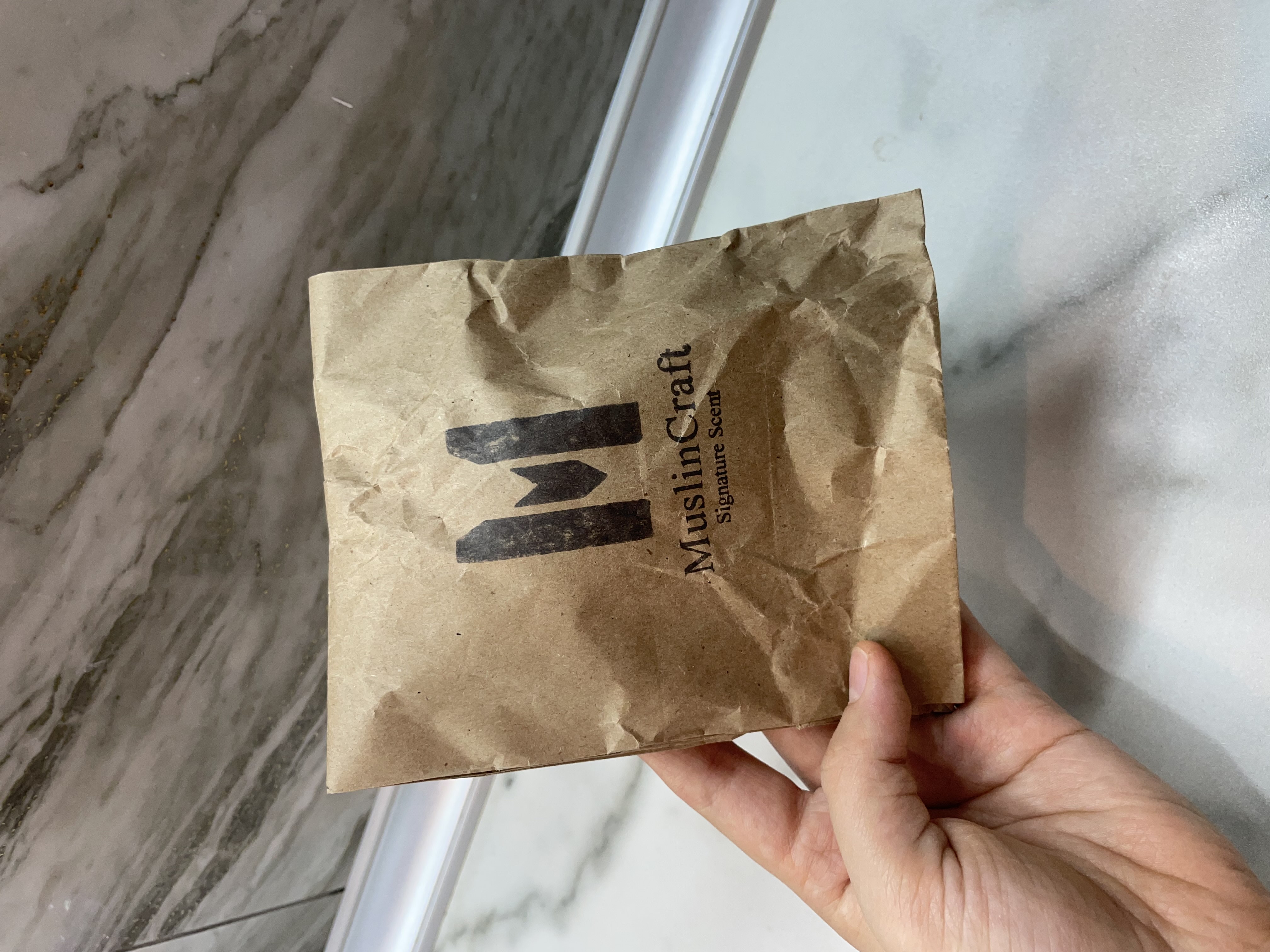 Освежитель воздуха для дома и авто от MuslinCraft SIGNATURE SCENT (25гр)