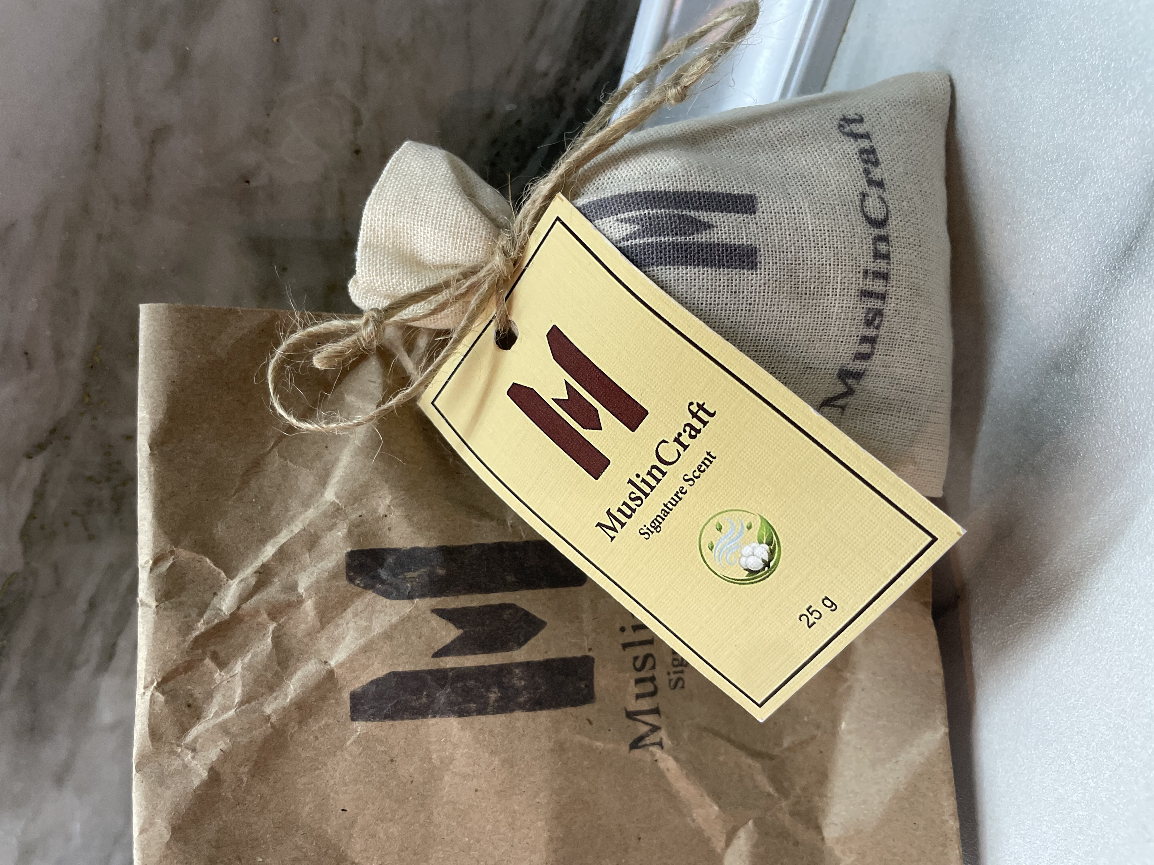 Освежитель воздуха для дома и авто от MuslinCraft SIGNATURE SCENT (25гр)