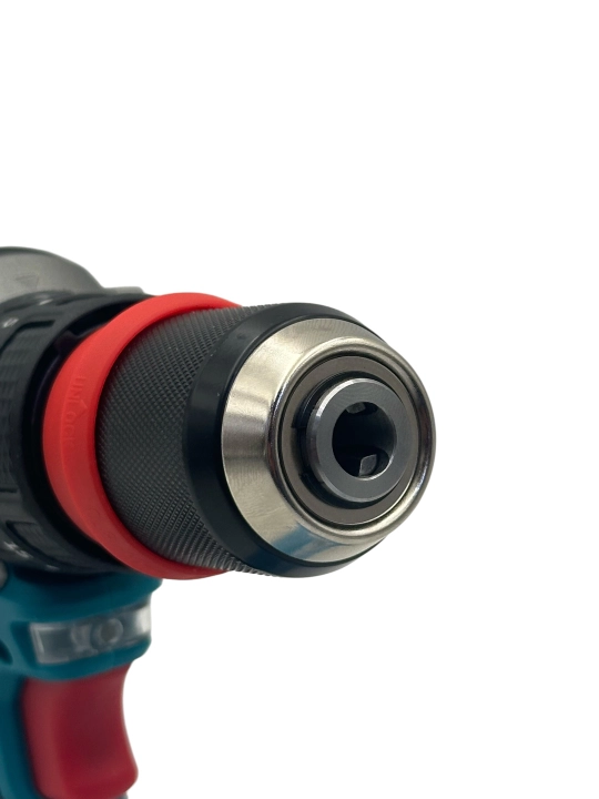 Аккумуляторный шуруповерт BIYOTI 1015CR бесщеточный с ударом 16.8V, 45 N/m, 2 патрона