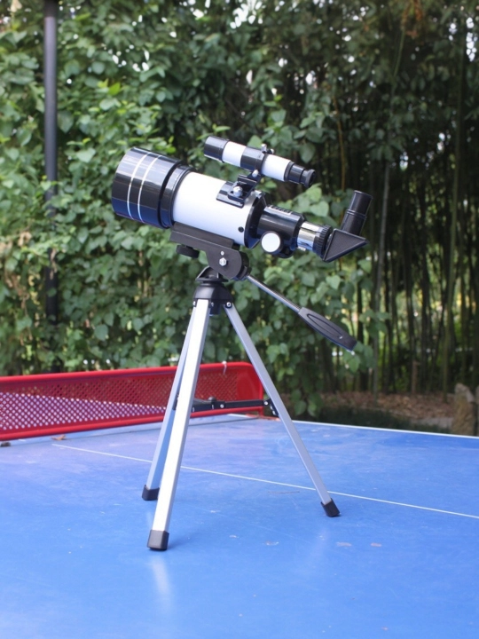 Teleskop F30070, obyektiv diametri 70 mm, 150x kattalashtirish, tripod bilan | telescope