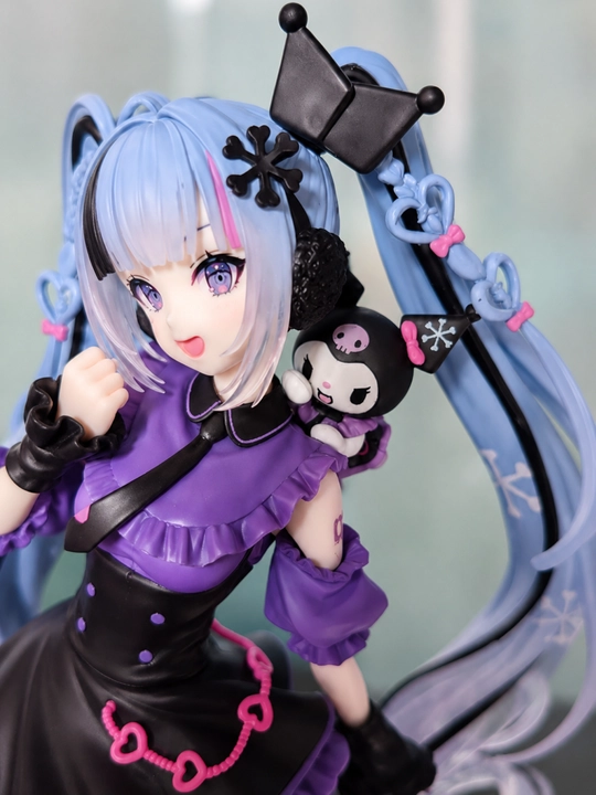 Hatsune Miku Kuromi uslubidagi maftunkor anime figurkasi, dekor va sovg‘a