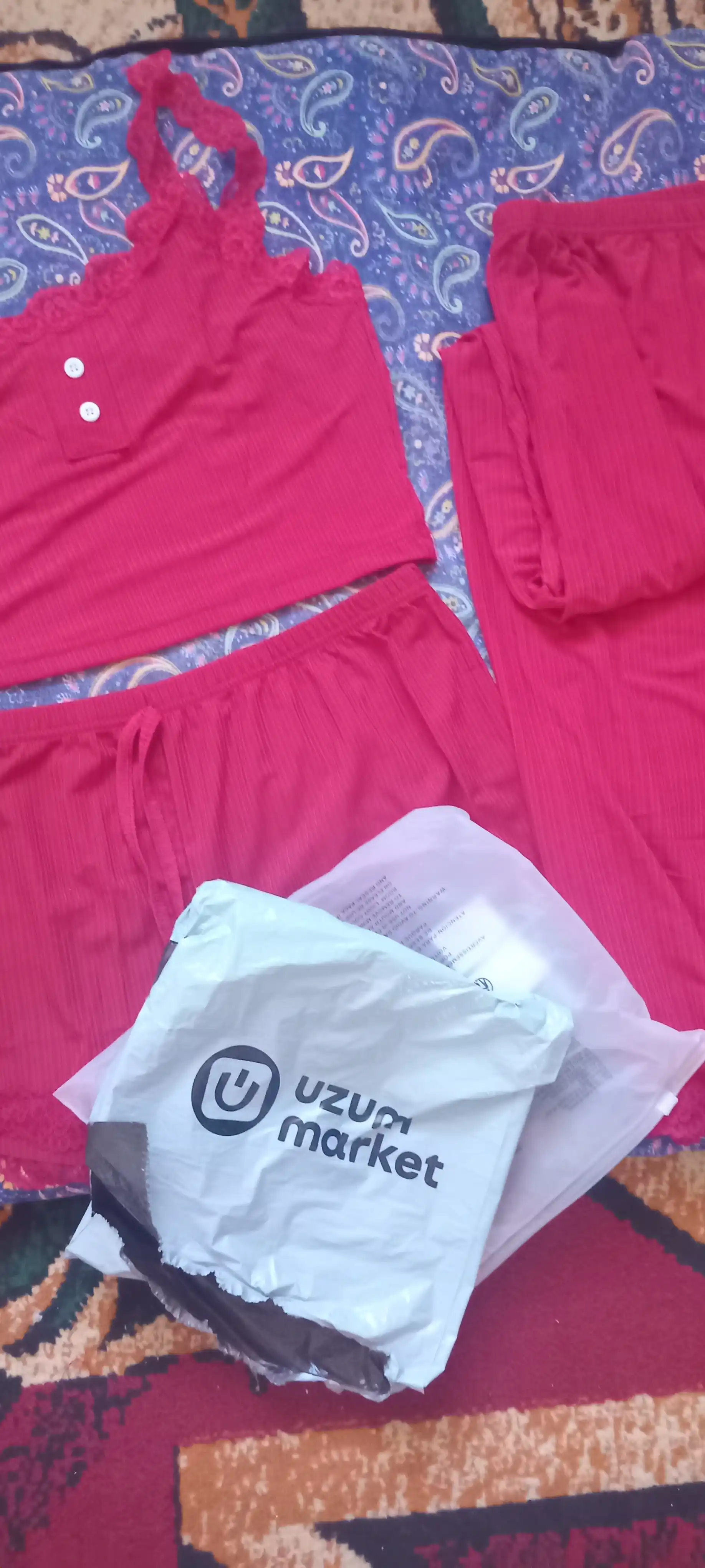 Pijama ayollar uchun 3x1, ayollar uy kiyimi to‘plami, gulli troyka – top, shim va shortik