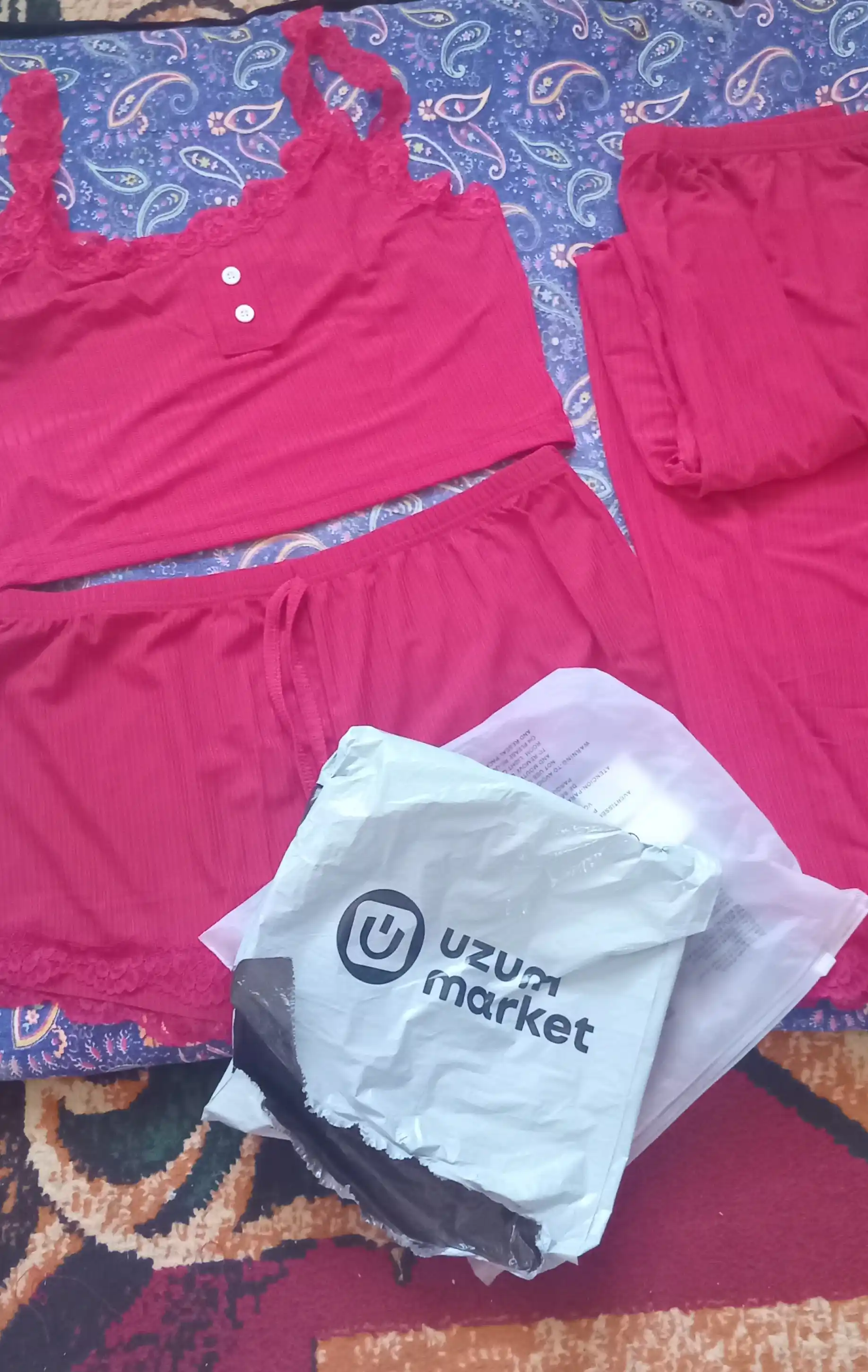 Pijama ayollar uchun 3x1, ayollar uy kiyimi to‘plami, gulli troyka – top, shim va shortik
