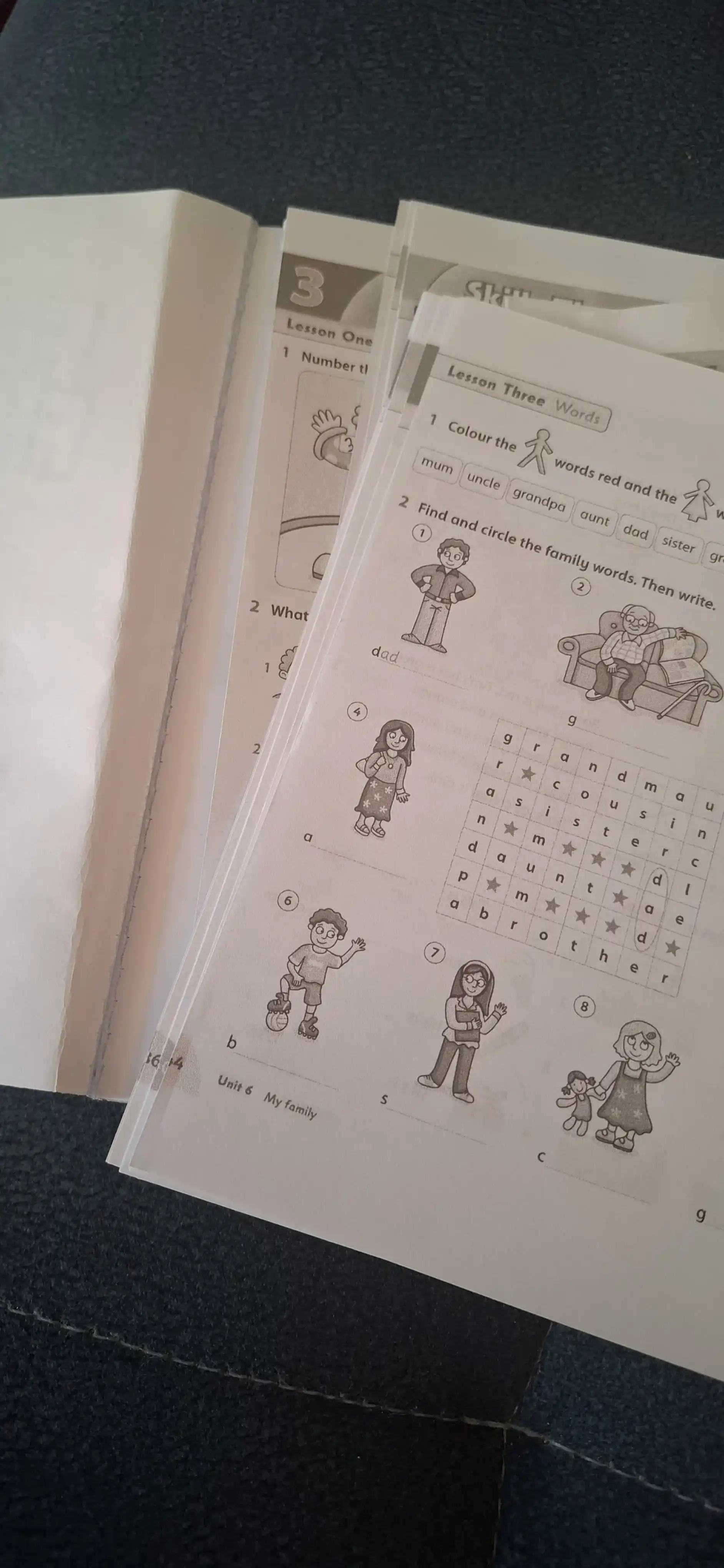 Family and Friends 0 1 2 Class Book + Workbook/ Family and Friends 2 Class Book + Workbook