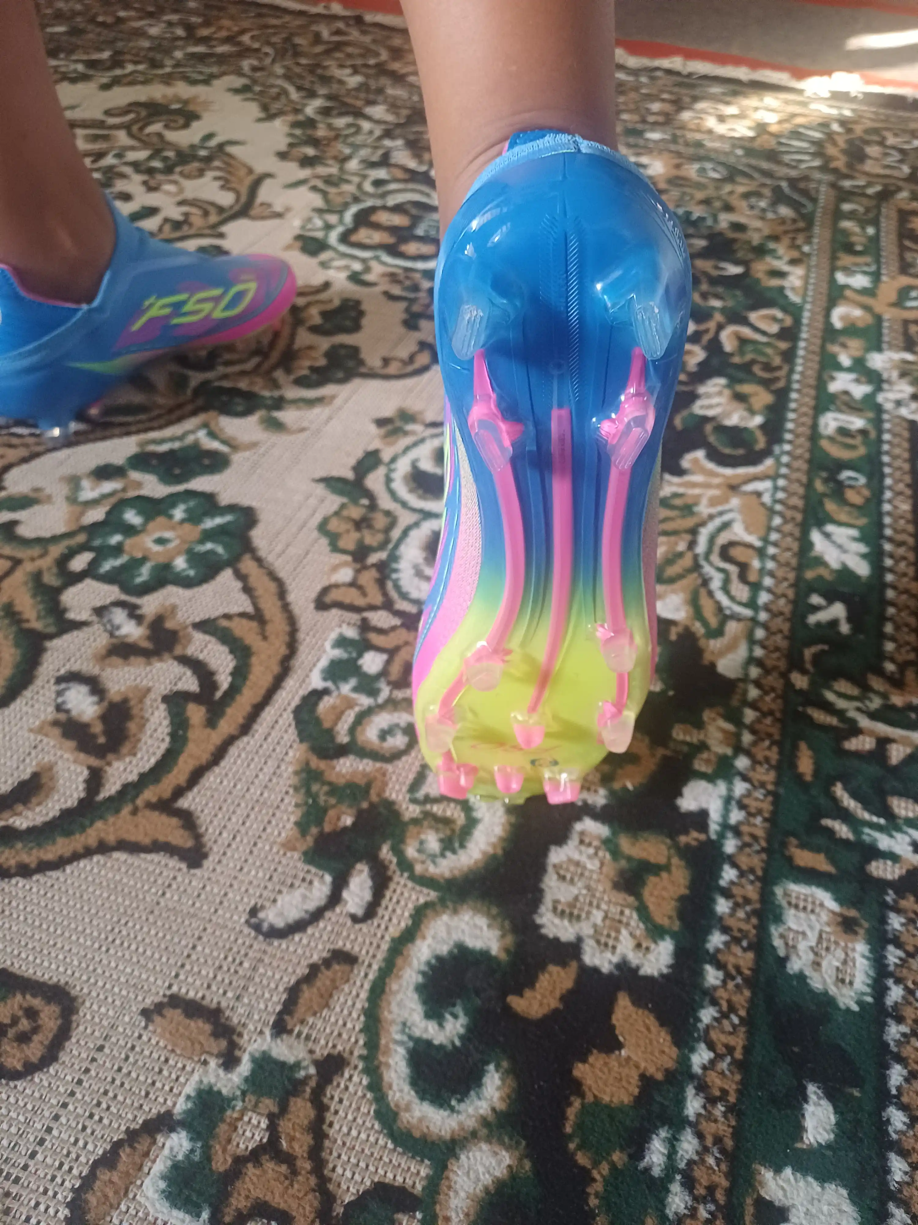 Erkaklar uchun futbol butsilari F50, chim va maydon uchun oyoq kiyim