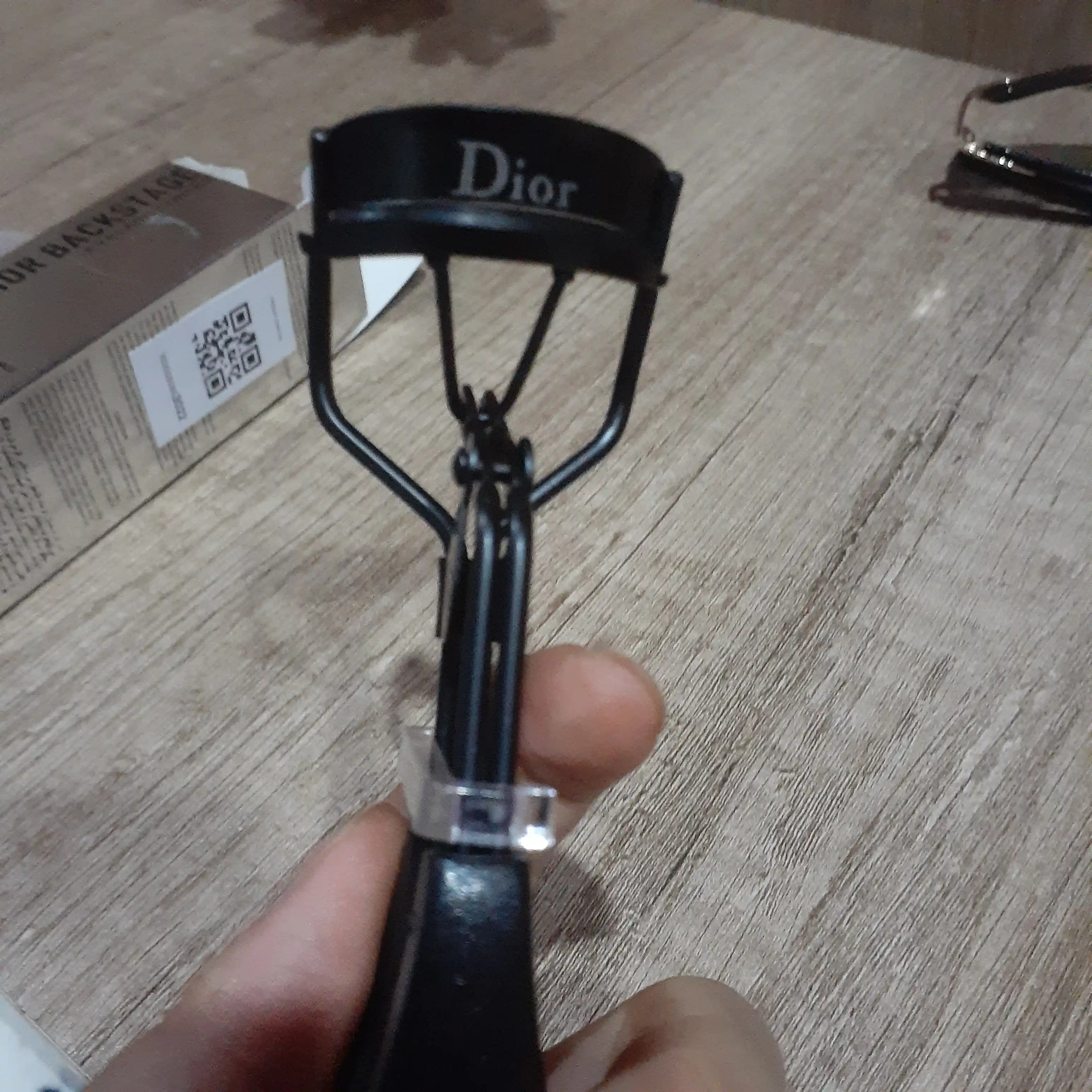 Kipriklarni jingalak qilish uchun qisqichlar, Dior qisqichlari, kerler