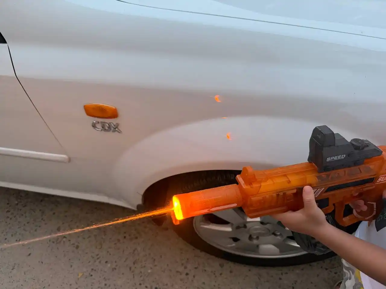 Suv avtomatlari va pistoletlar, avtomatik, akkumulyatorli