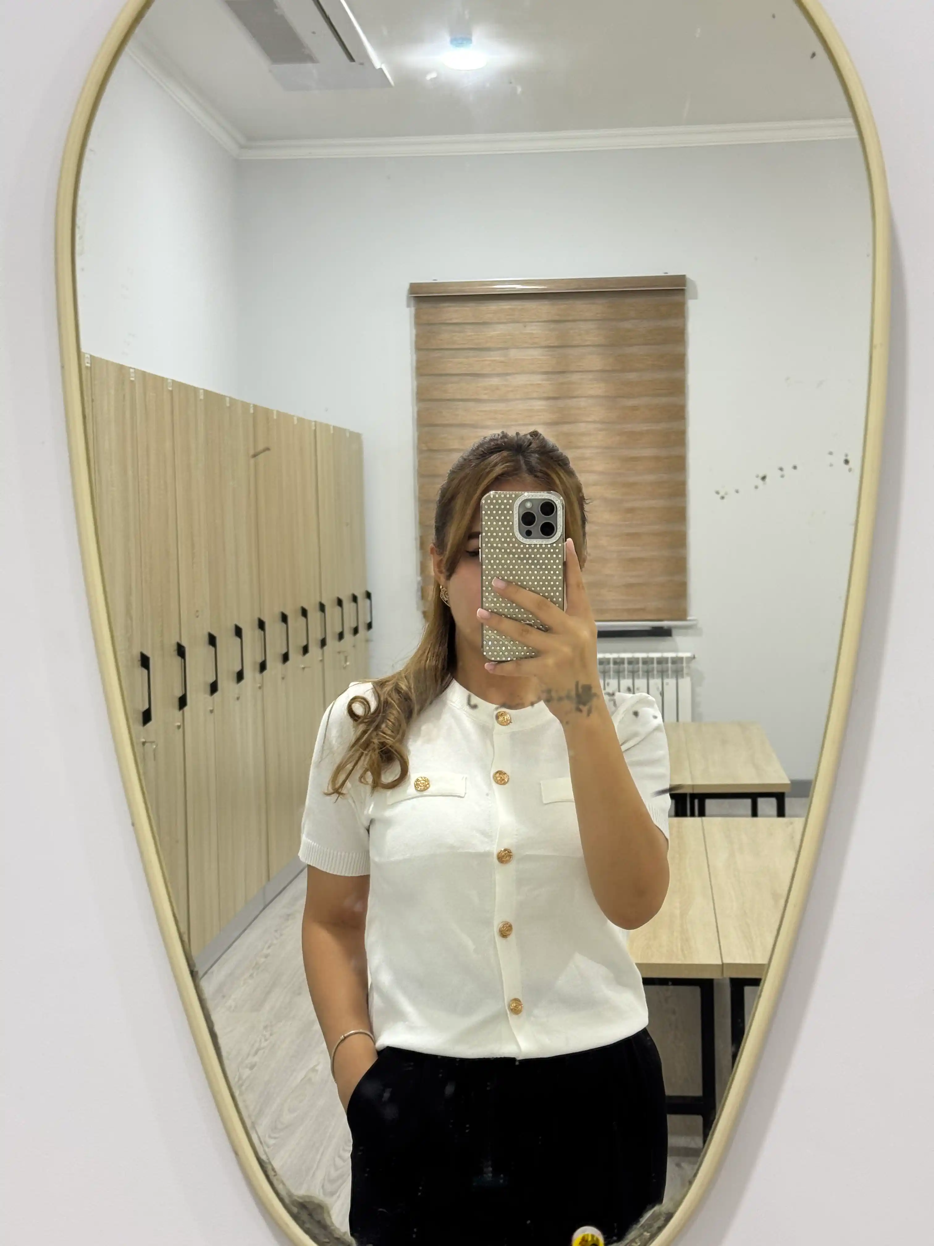 Ayollar uchun kofta, tugmali pulover