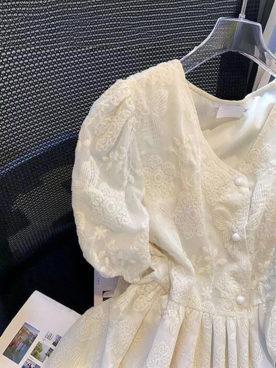 Kashtali dantelli ayollar koftasi