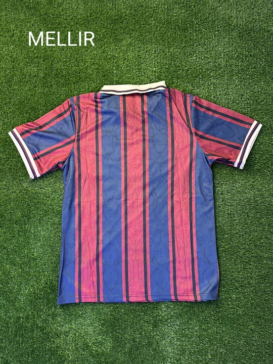 Barselona retro futbol formasi