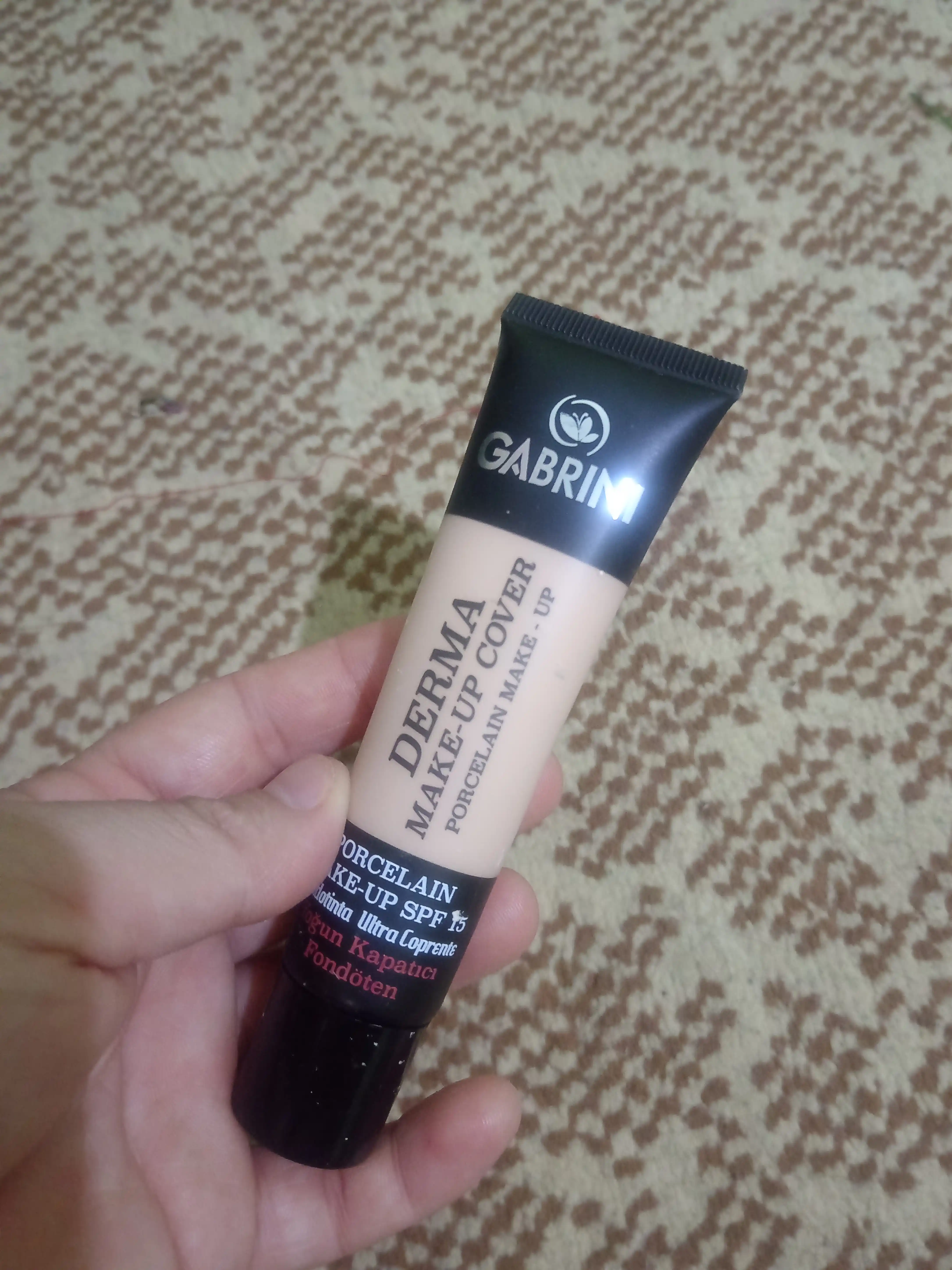 Matlovchi tonal kremi Gabrini Derma, makiyaj ostiga, SPF 15