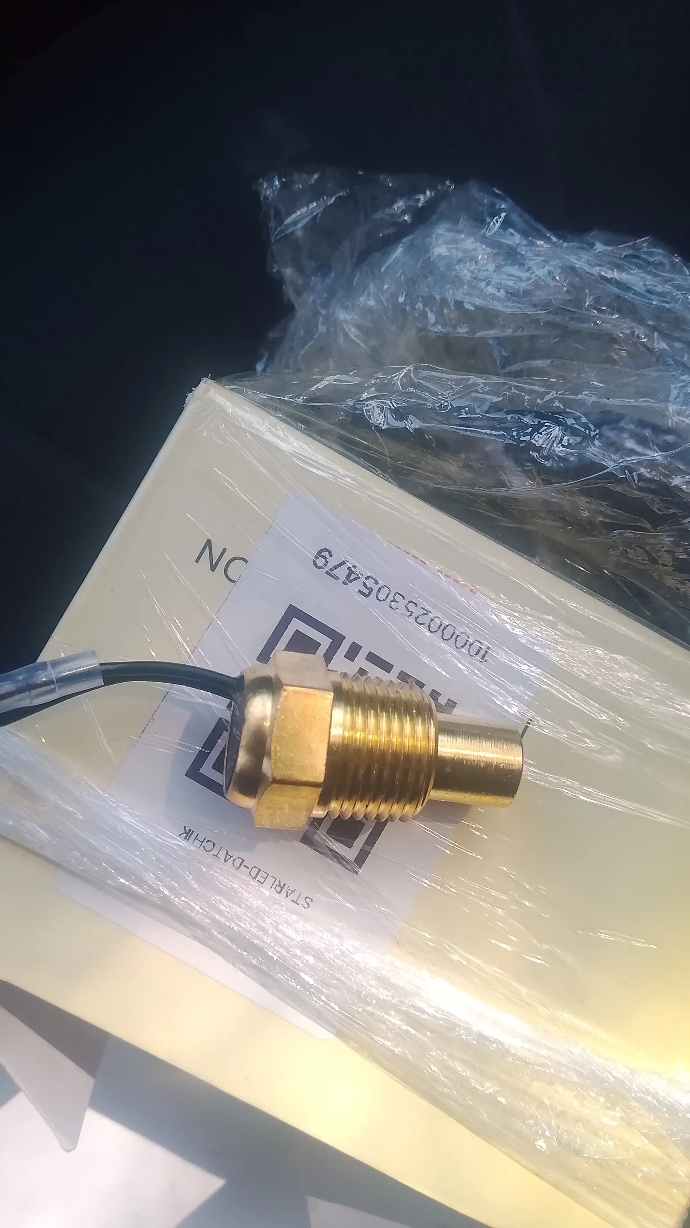 Avtomobil sovutish suyuqligi harorat datchiki, voltmeter bilan, suv datchik 12v-24v