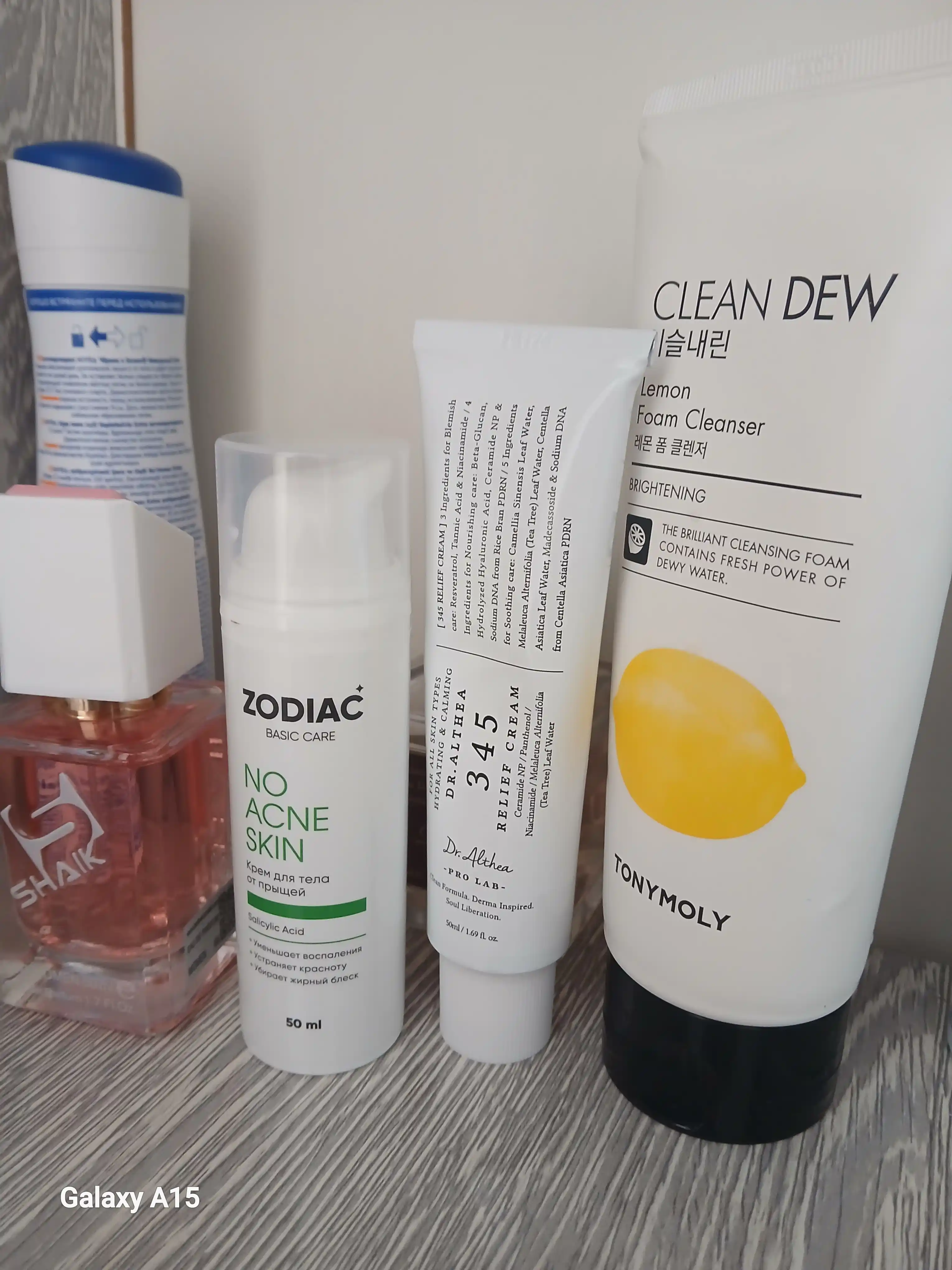 Ko'pik yuz yuvish uchun Tony Moly, Clean Dew Foam Cleanser, 180 ml