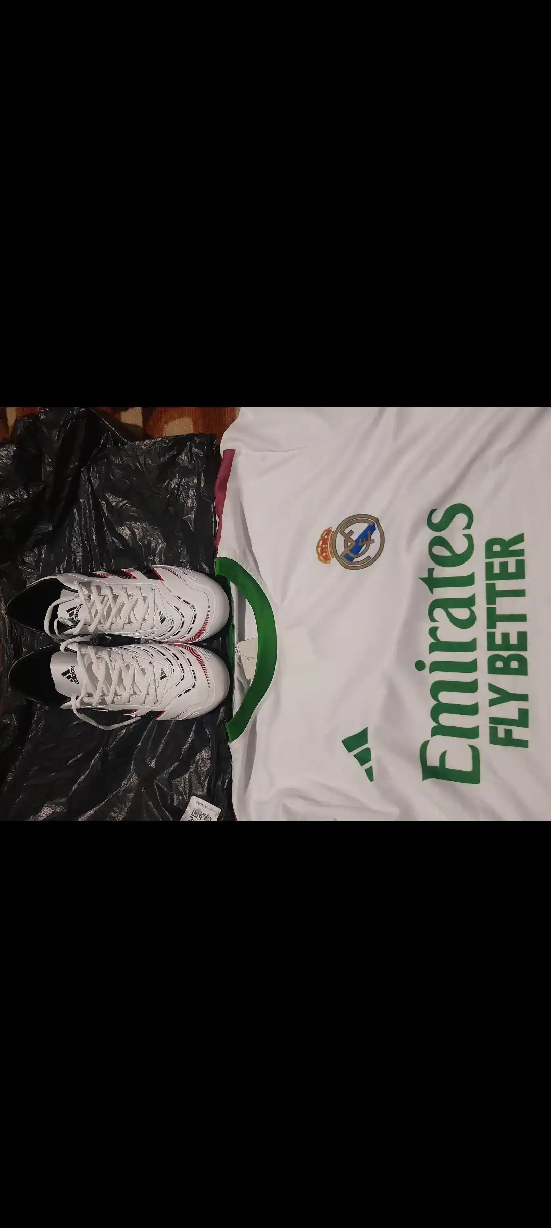 Futbol formasi ''REAL MADRID'', uy va safar uchrashuvlari uchun, 2025-26