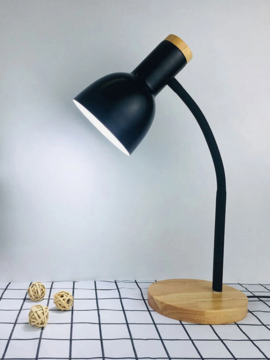 Stol Lampasi, yog'och tayanchli minimalistik dizayn