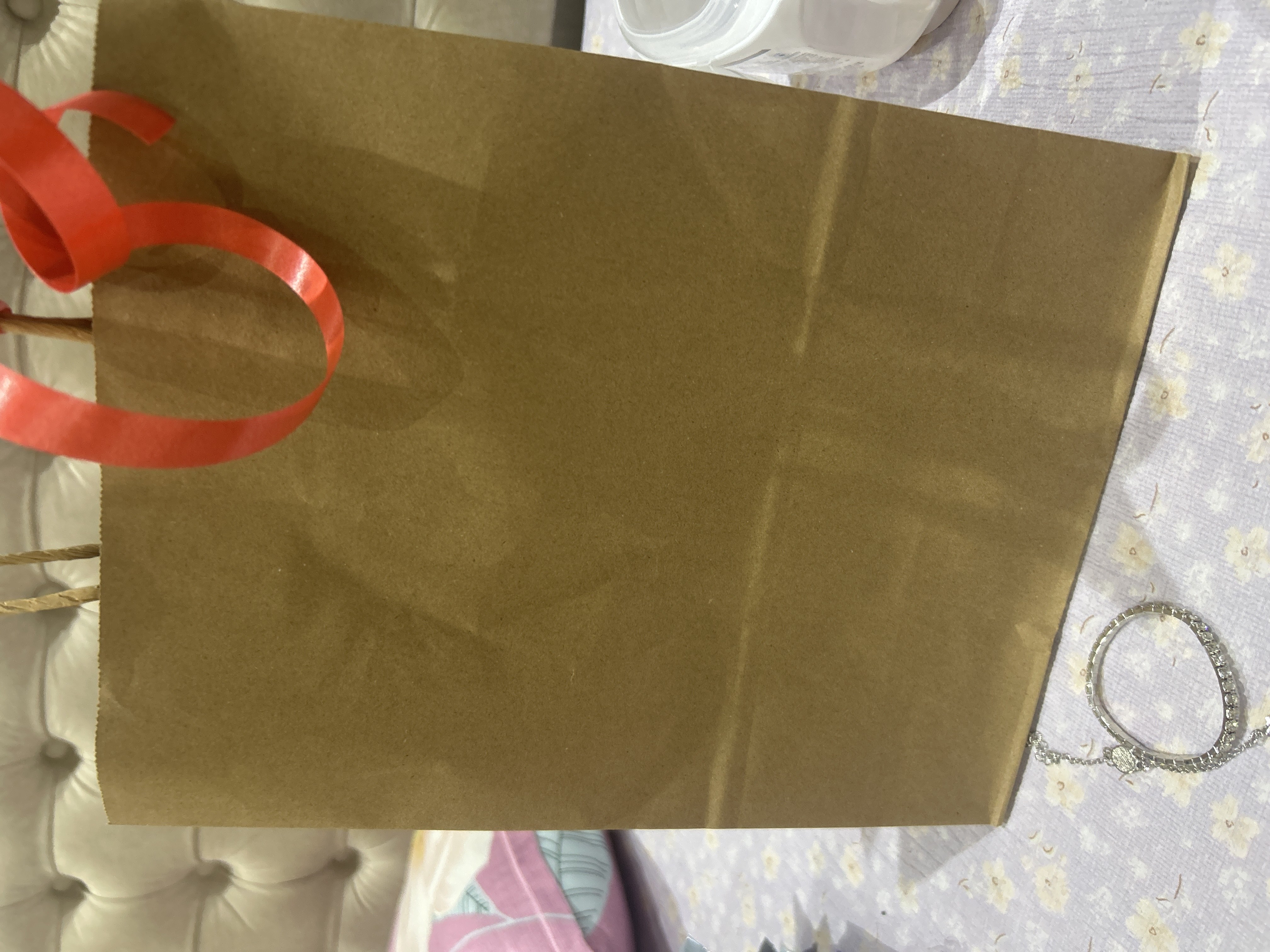 Sovg‘alar va sarpalar uchun qog‘ozli sovg‘a paketlari  1,6 va 12 dona