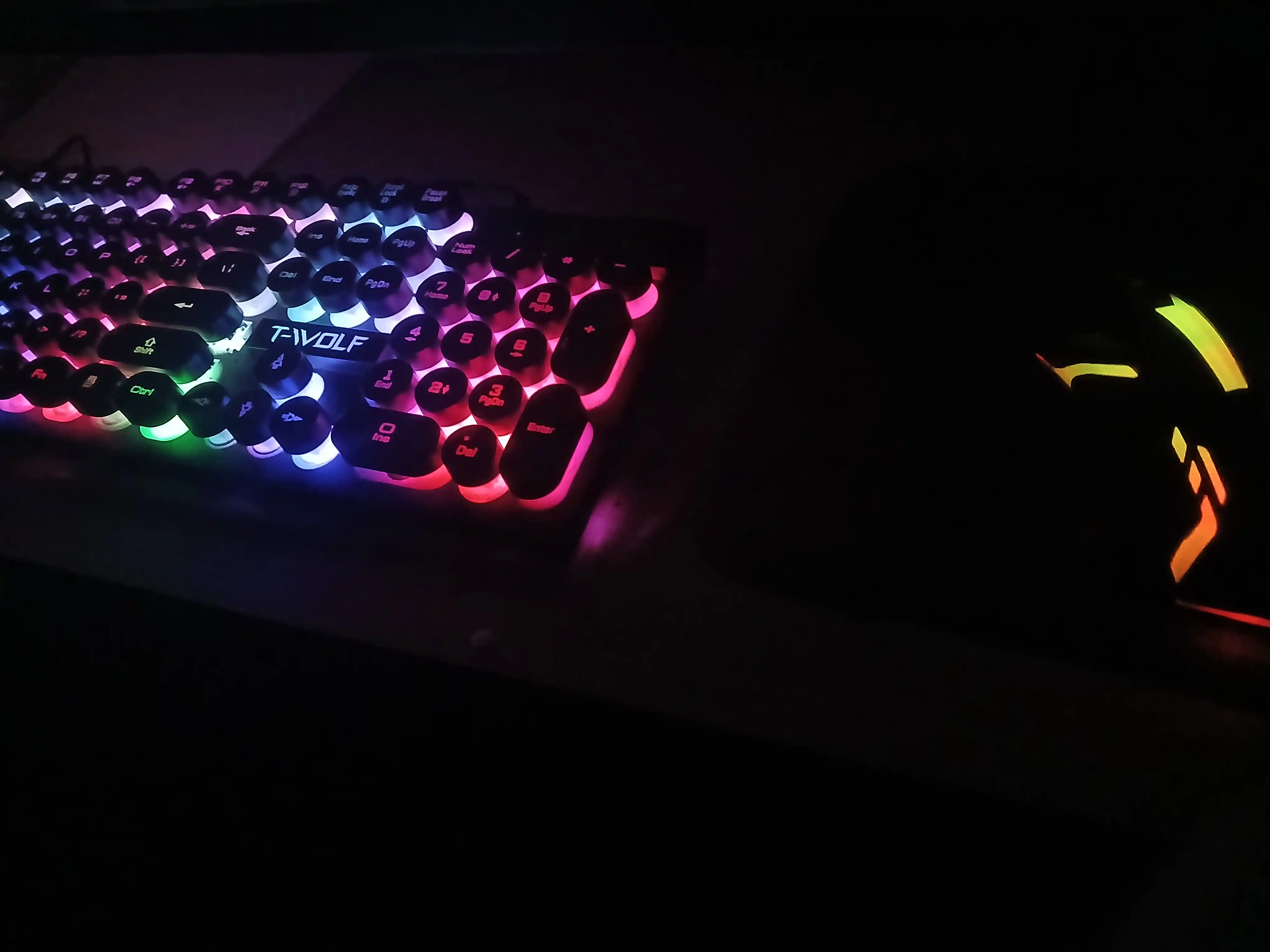 T25 o‘yin uchun RGB klaviatura va sichqoncha, metall korpus bilan