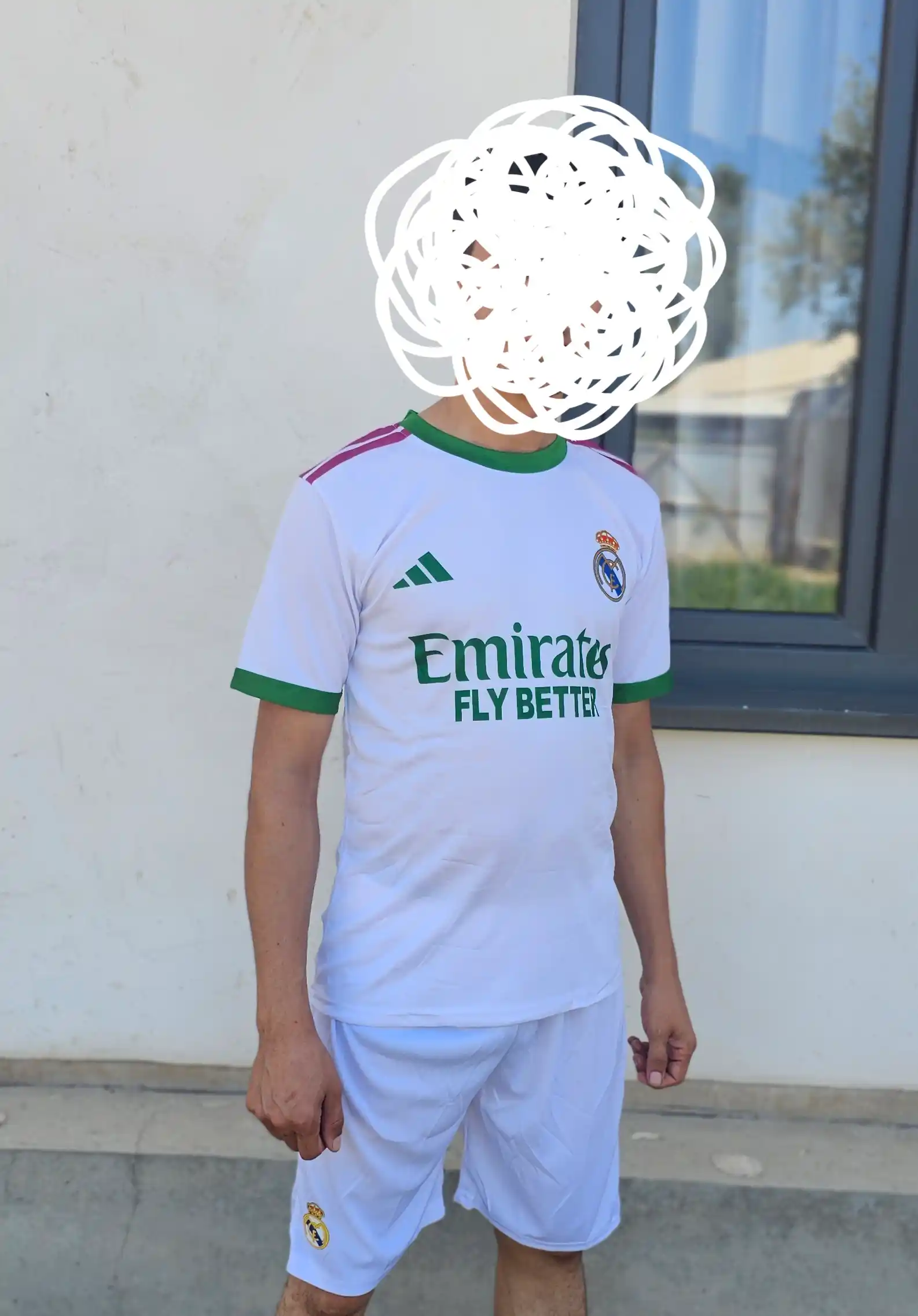 Futbol formasi ''REAL MADRID'', uy va safar uchrashuvlari uchun, 2025-26
