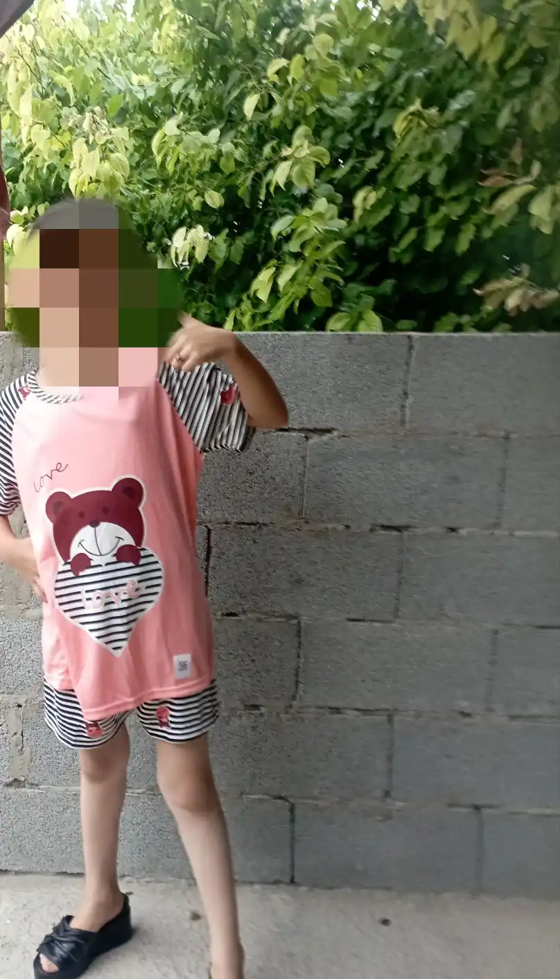 Qiz bola uchun qulay rasmli pijama