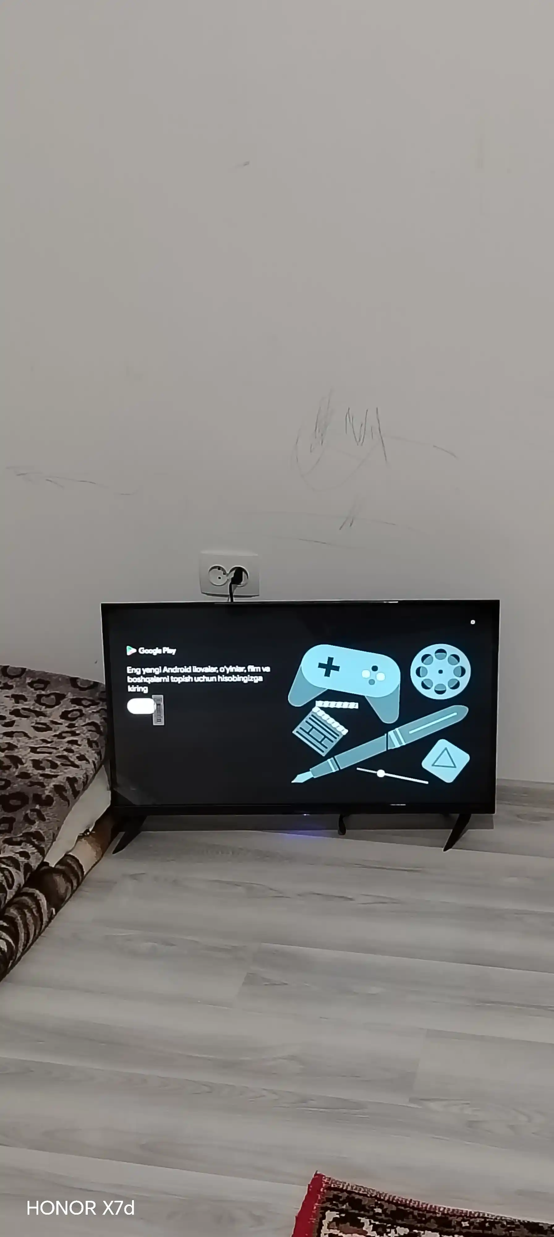 Телевизор WellStars смарт 32", 43", 55", 70", пульт с голосовым поиском